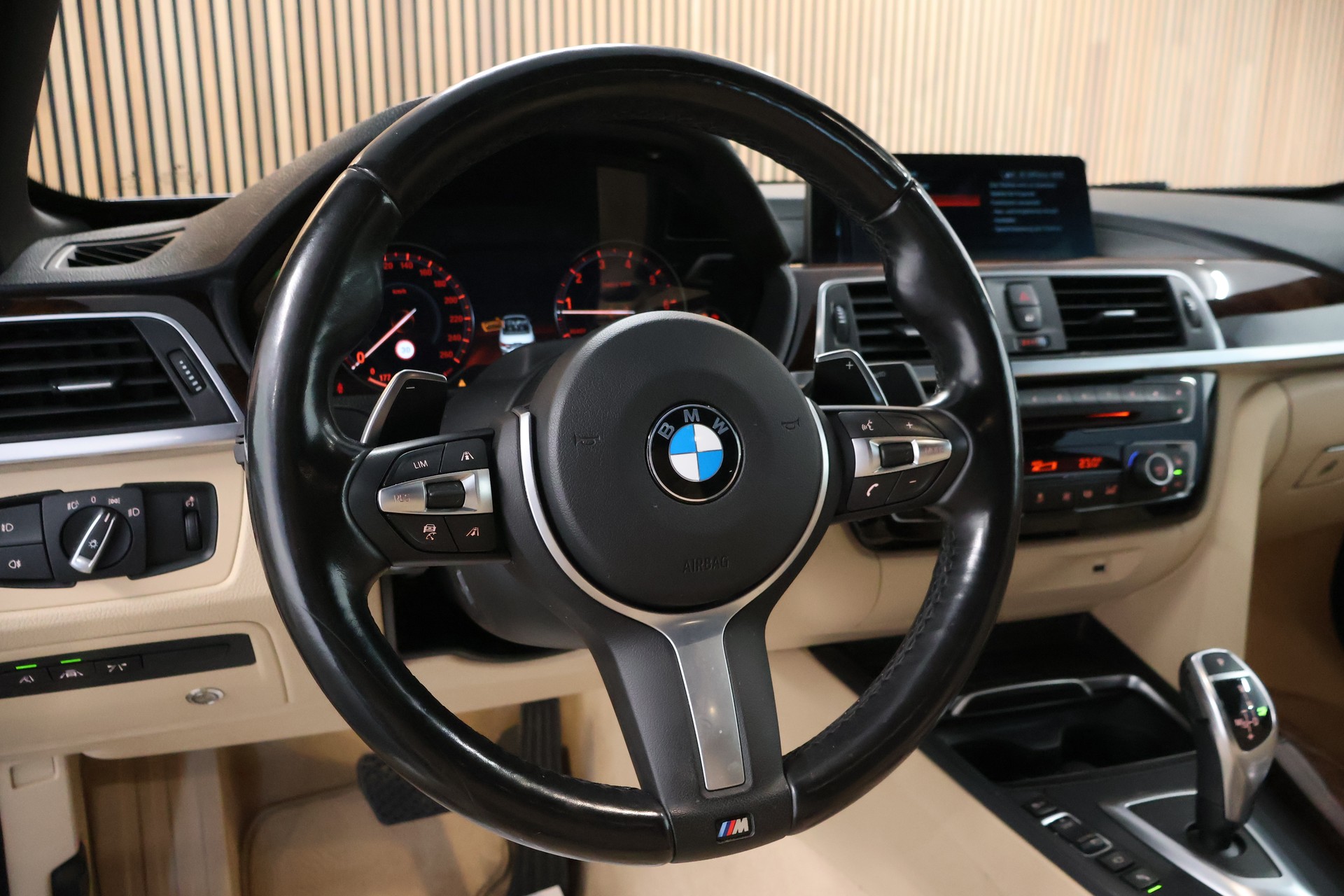 BMW 430i Cabriolet xDrive M Sport Steptronic-image-29
