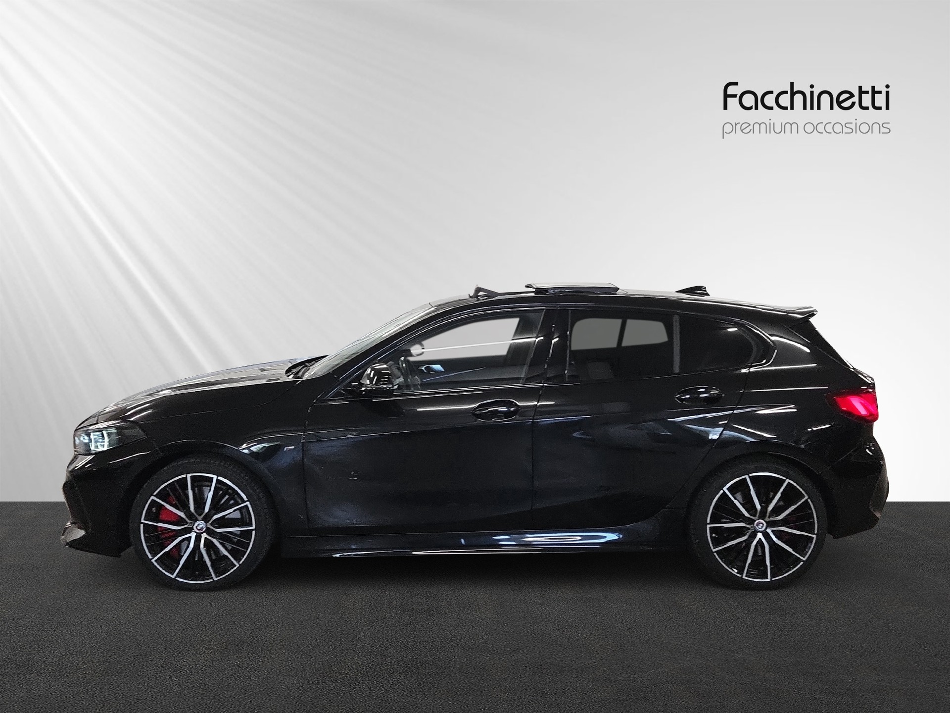 BMW M135i xDrive M Sport Pro Steptronic Edition ColorVision-showroom-element-1