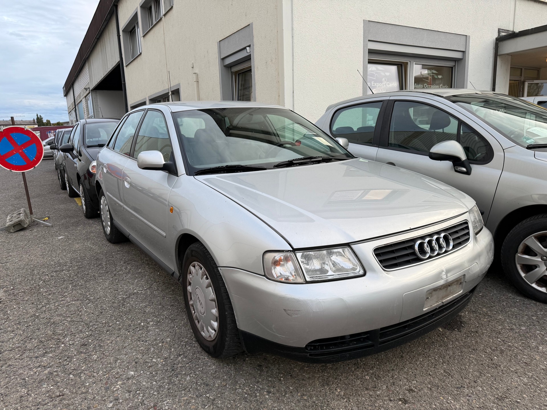 AUDI A3 1.8 Ambiente-image-1