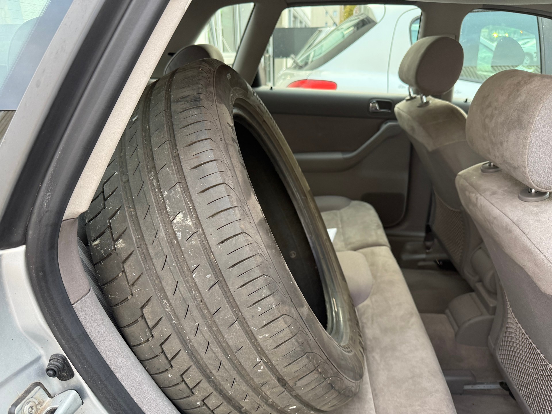 AUDI A3 1.8 Ambiente-image-8