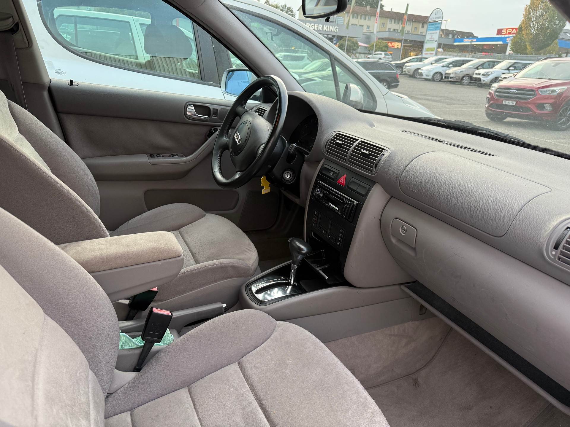 AUDI A3 1.8 Ambiente-image-3