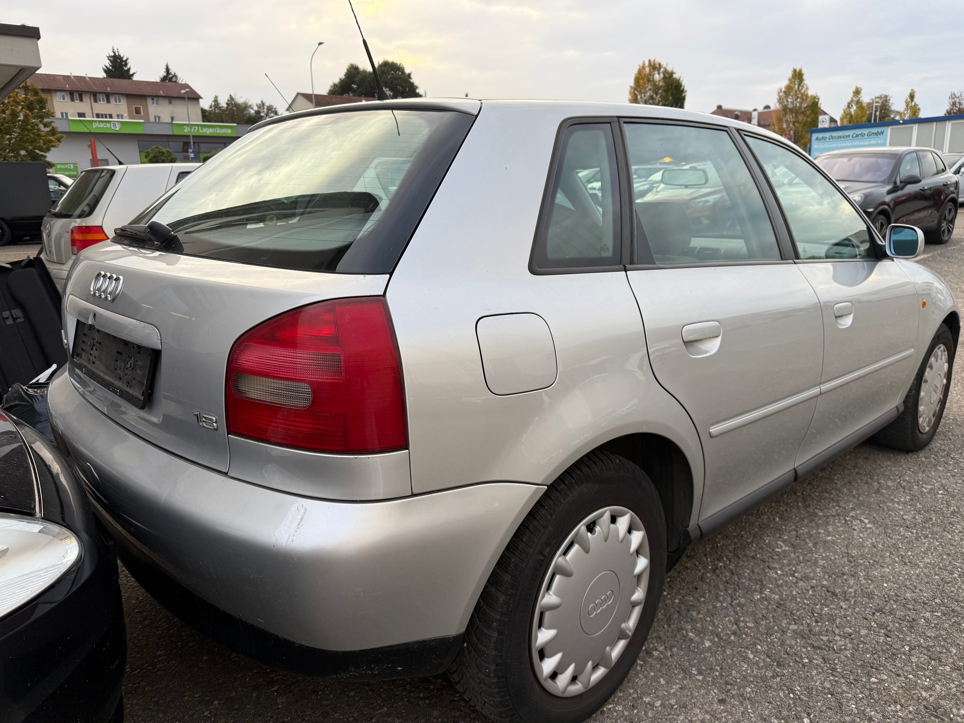 AUDI A3 1.8 Ambiente-image-9