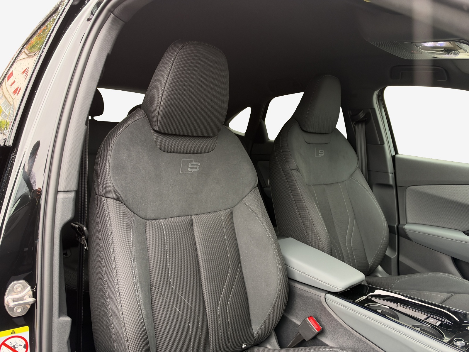 AUDI Q3 Sportback 110 kW TFSI S tronic-image-14