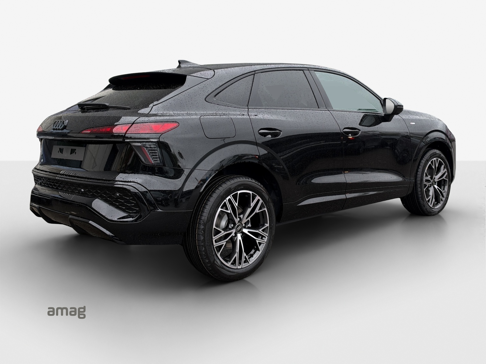 AUDI Q3 Sportback 110 kW TFSI S tronic-image-4