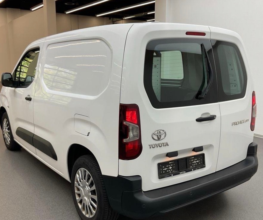 TOYOTA Proace City Van 1.5D Active Medium-image-1