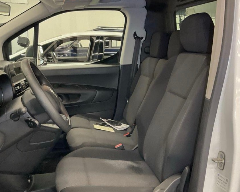 TOYOTA Proace City Van 1.5D Active Medium-image-3