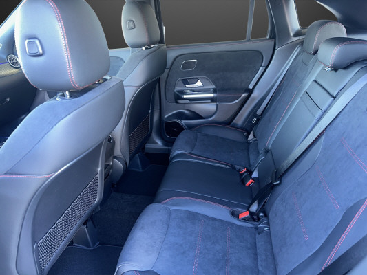 MERCEDES-BENZ GLA 250 e EQ Star 8G-DCT-image-6