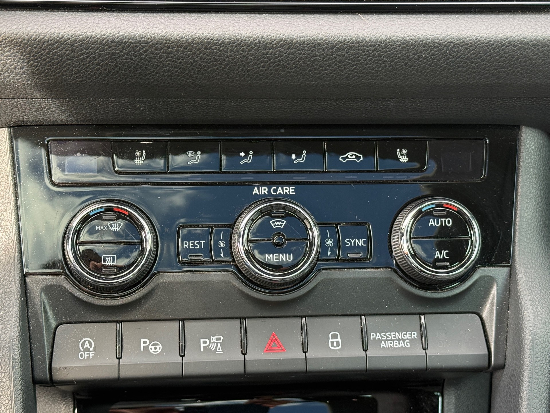 SKODA 2.0 TSI Style DSG-image-14