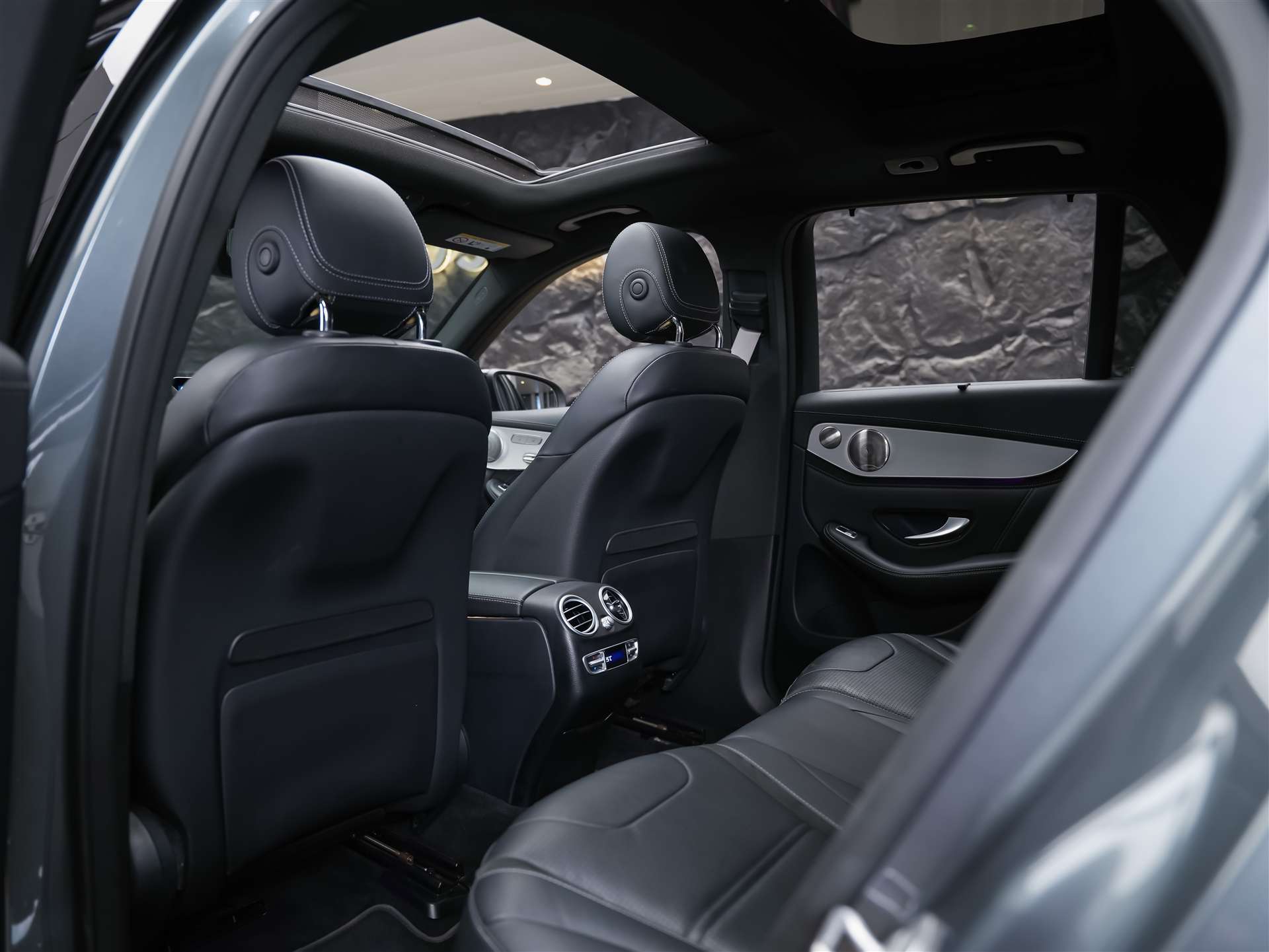 MERCEDES-BENZ GLC 63 S AMG 4Matic 9G-Tronic *CH Fahrzeug*Panorama*Sitzbelüftung*Head Up*-image-13