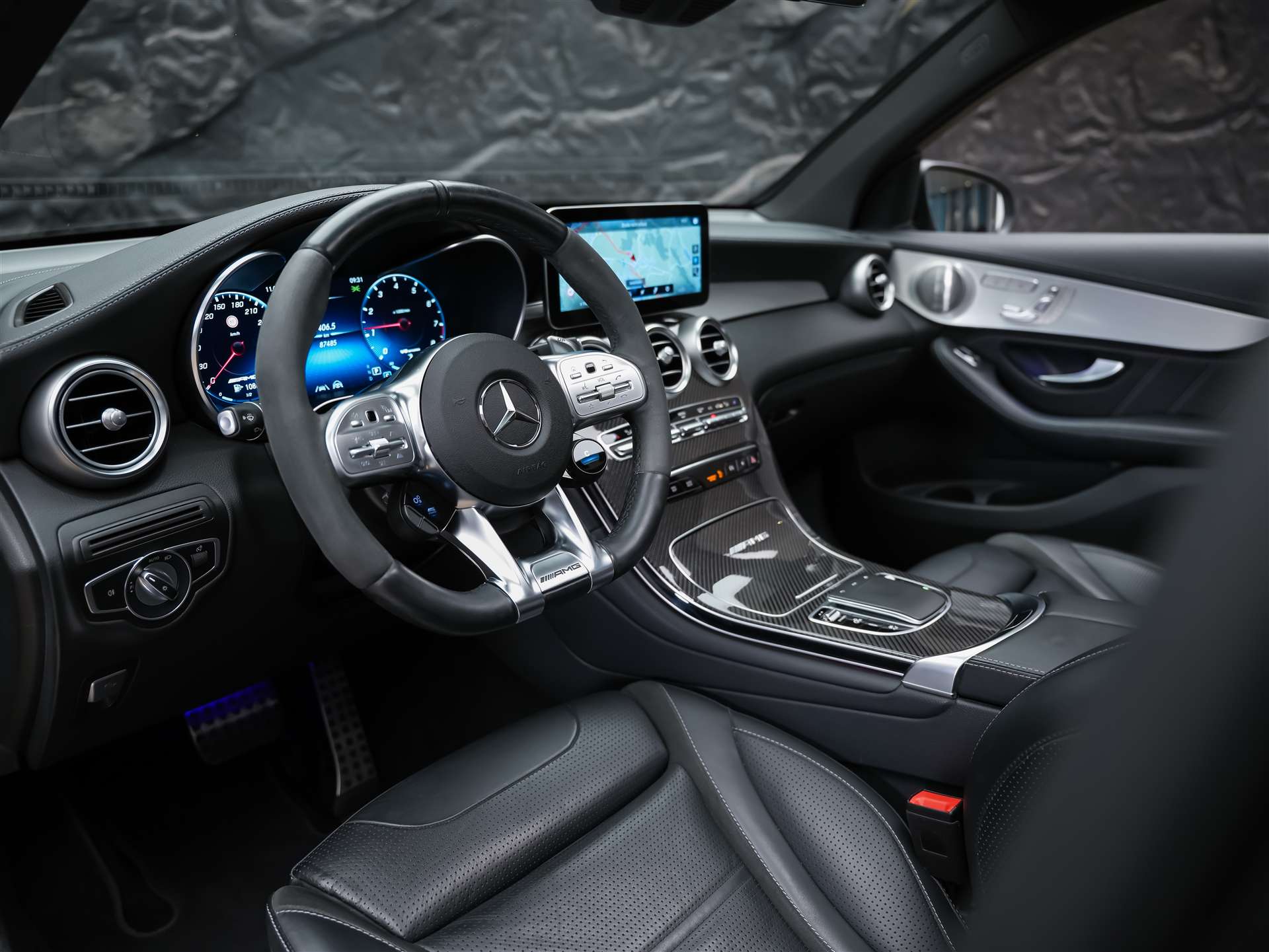 MERCEDES-BENZ GLC 63 S AMG 4Matic 9G-Tronic *CH Fahrzeug*Panorama*Sitzbelüftung*Head Up*-image-7