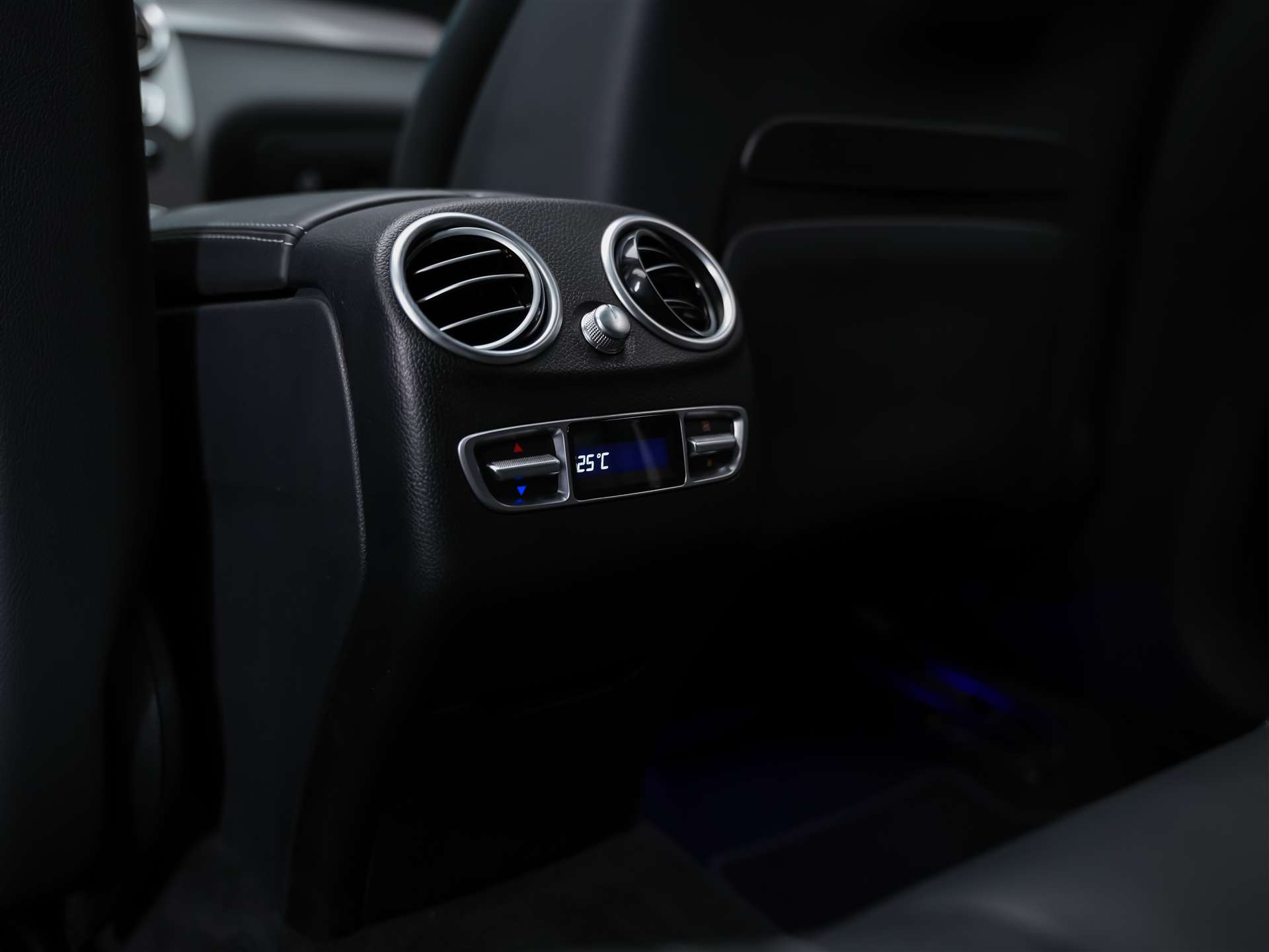 MERCEDES-BENZ GLC 63 S AMG 4Matic 9G-Tronic *CH Fahrzeug*Panorama*Sitzbelüftung*Head Up*-image-17