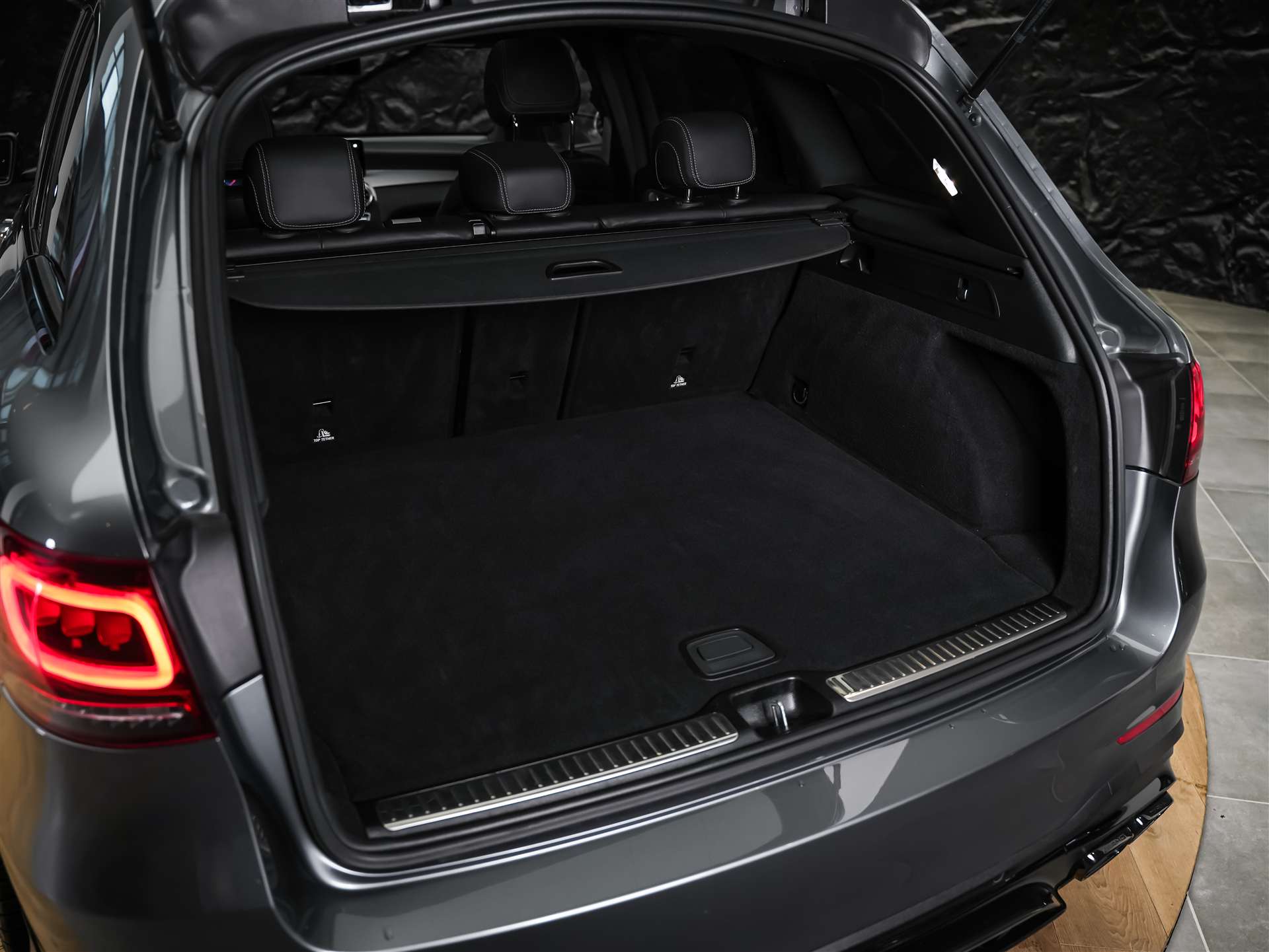 MERCEDES-BENZ GLC 63 S AMG 4Matic 9G-Tronic *CH Fahrzeug*Panorama*Sitzbelüftung*Head Up*-image-51