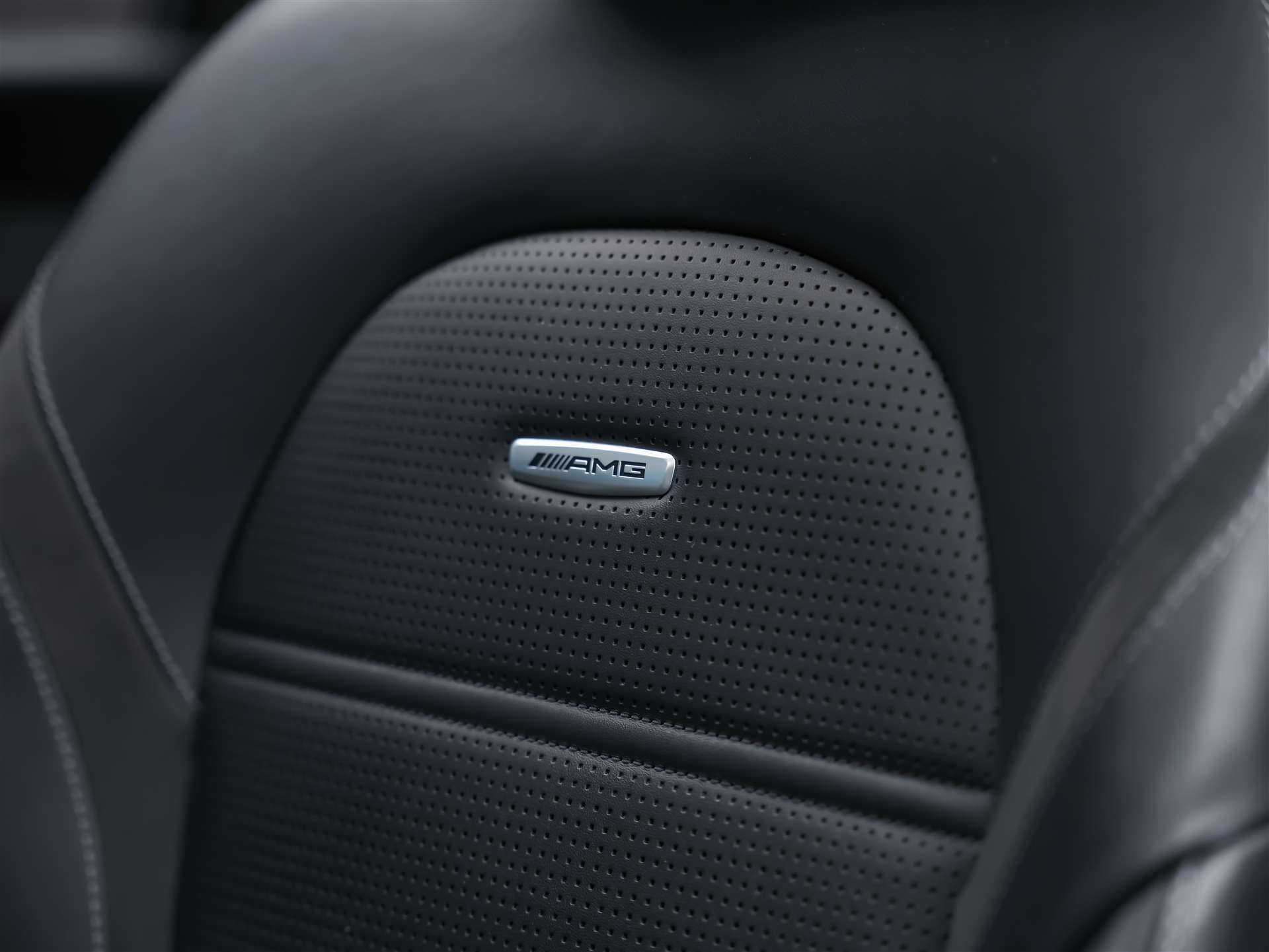 MERCEDES-BENZ GLC 63 S AMG 4Matic 9G-Tronic *CH Fahrzeug*Panorama*Sitzbelüftung*Head Up*-image-10