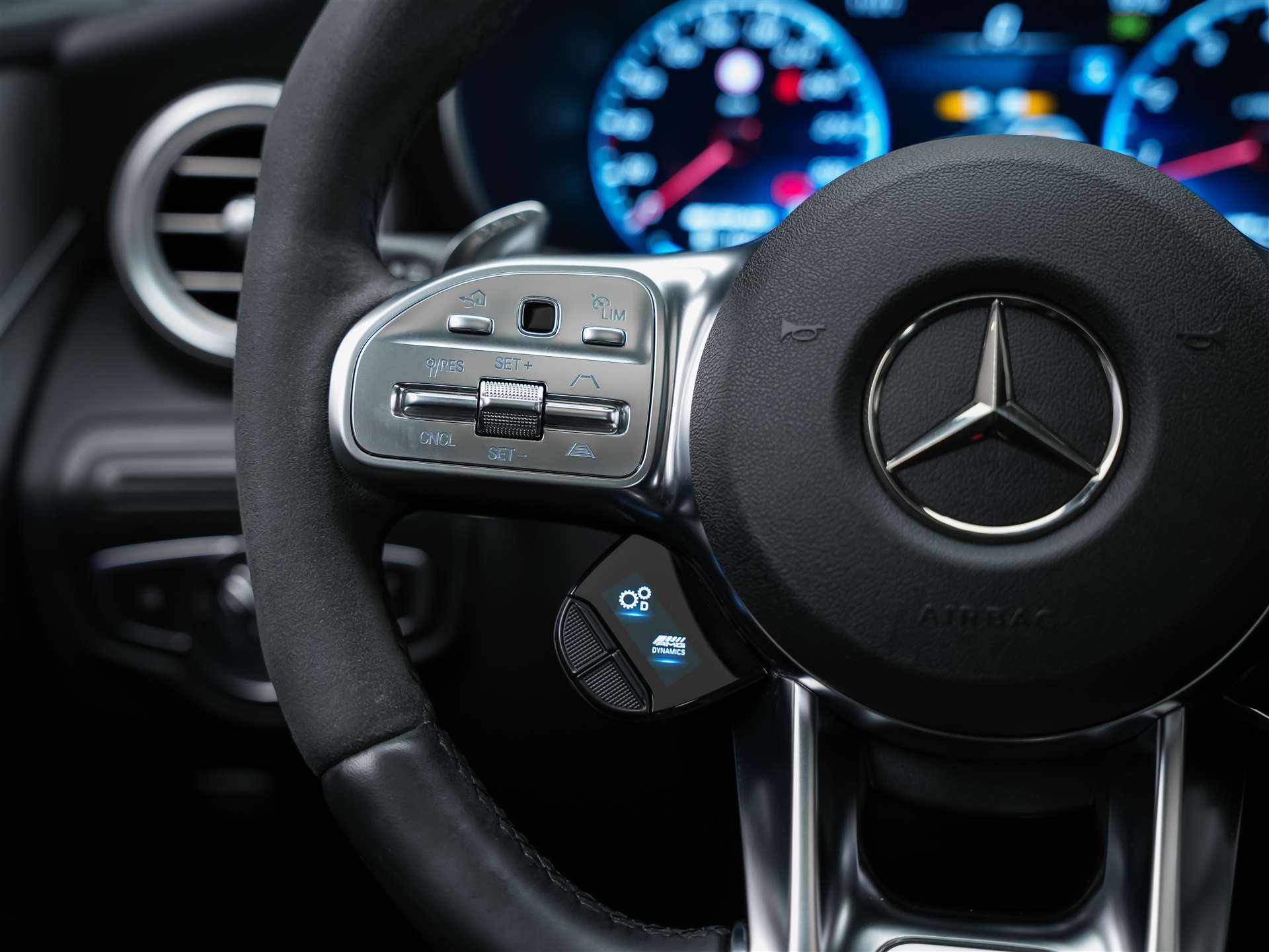 MERCEDES-BENZ GLC 63 S AMG 4Matic 9G-Tronic *CH Fahrzeug*Panorama*Sitzbelüftung*Head Up*-image-31