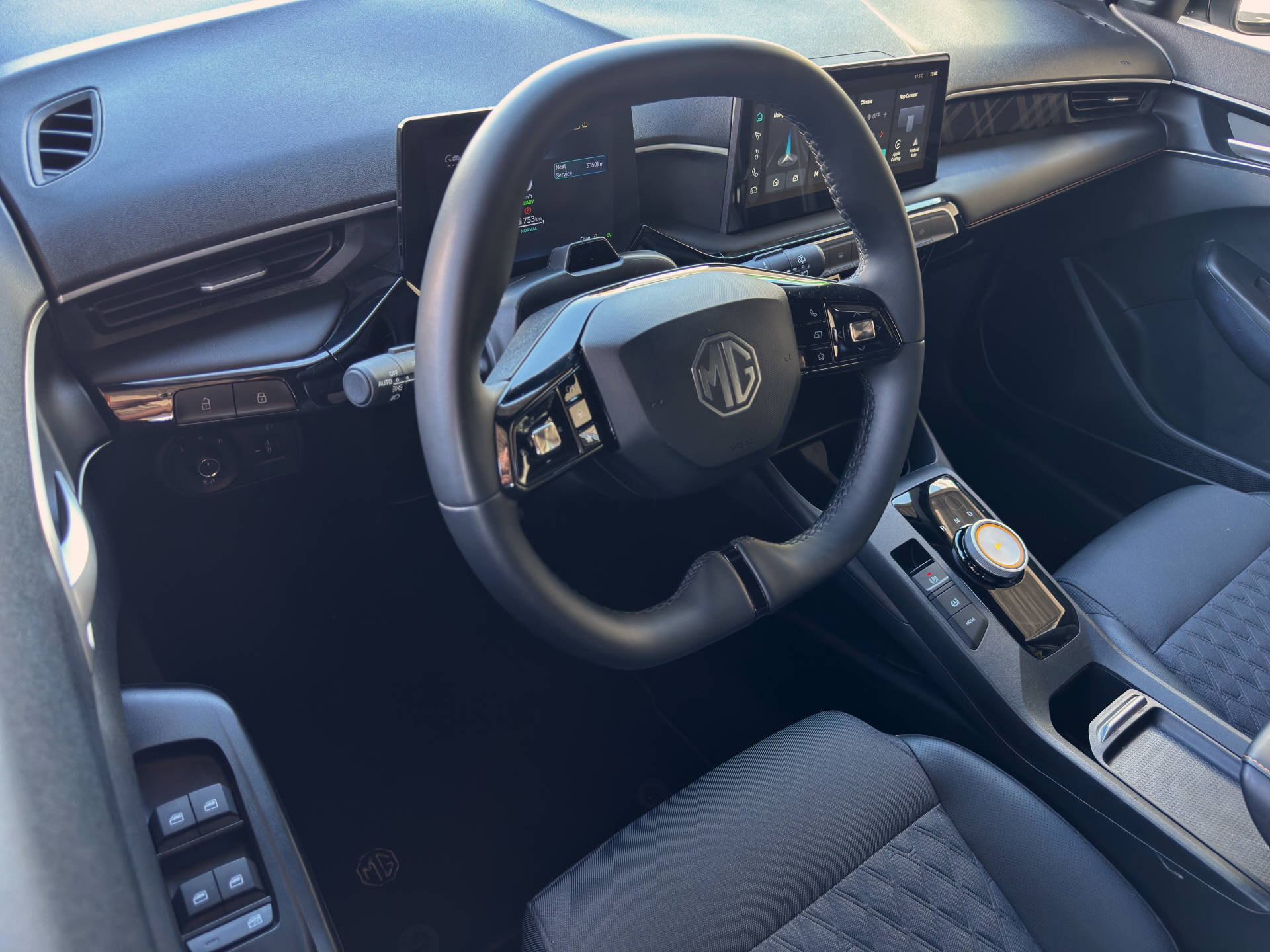 MG 3 1.5 Hybrid Luxury-image-7