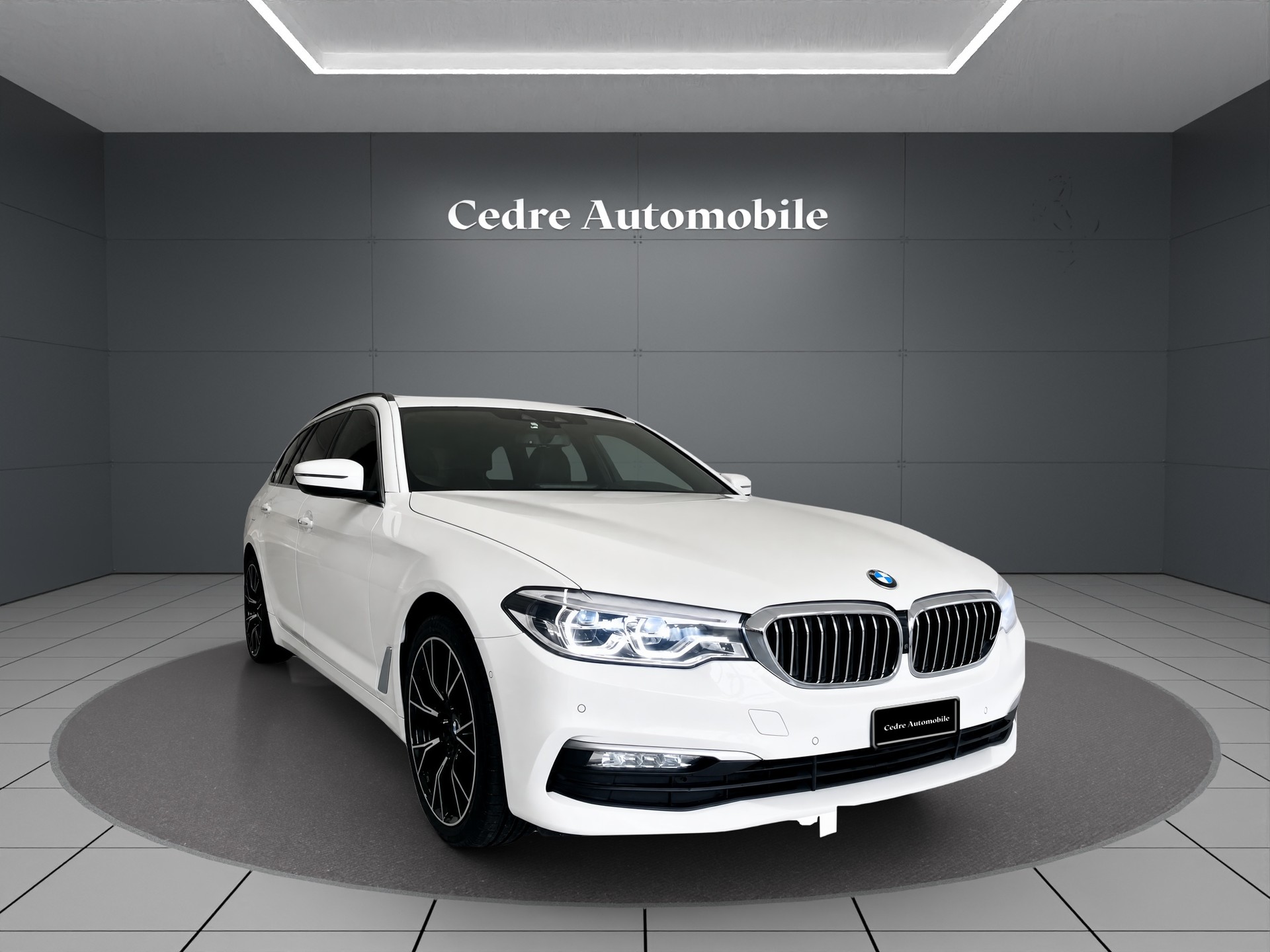 BMW 520d xDrive Touring Steptronic-image-2