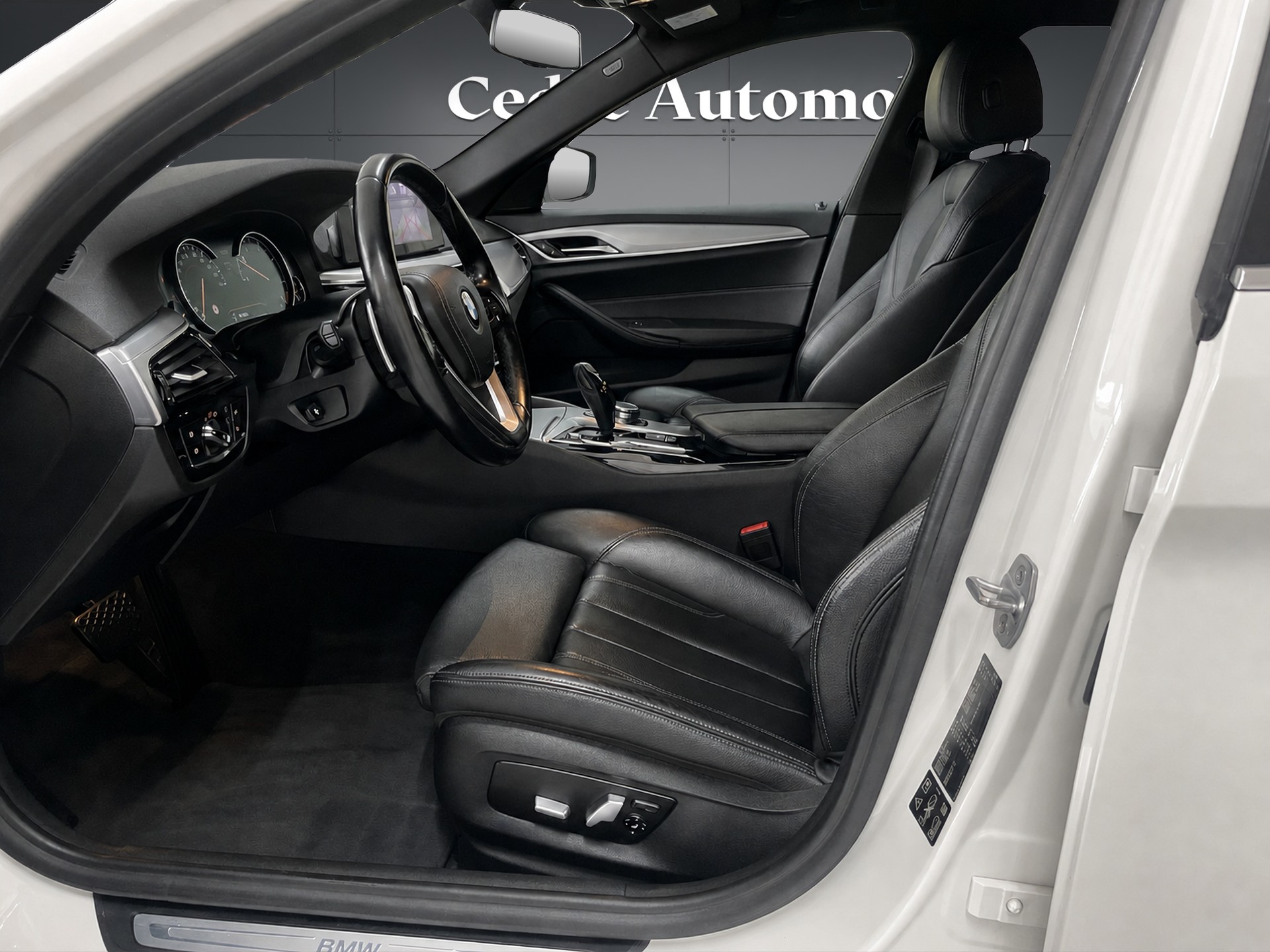 BMW 520d xDrive Touring Steptronic-image-5