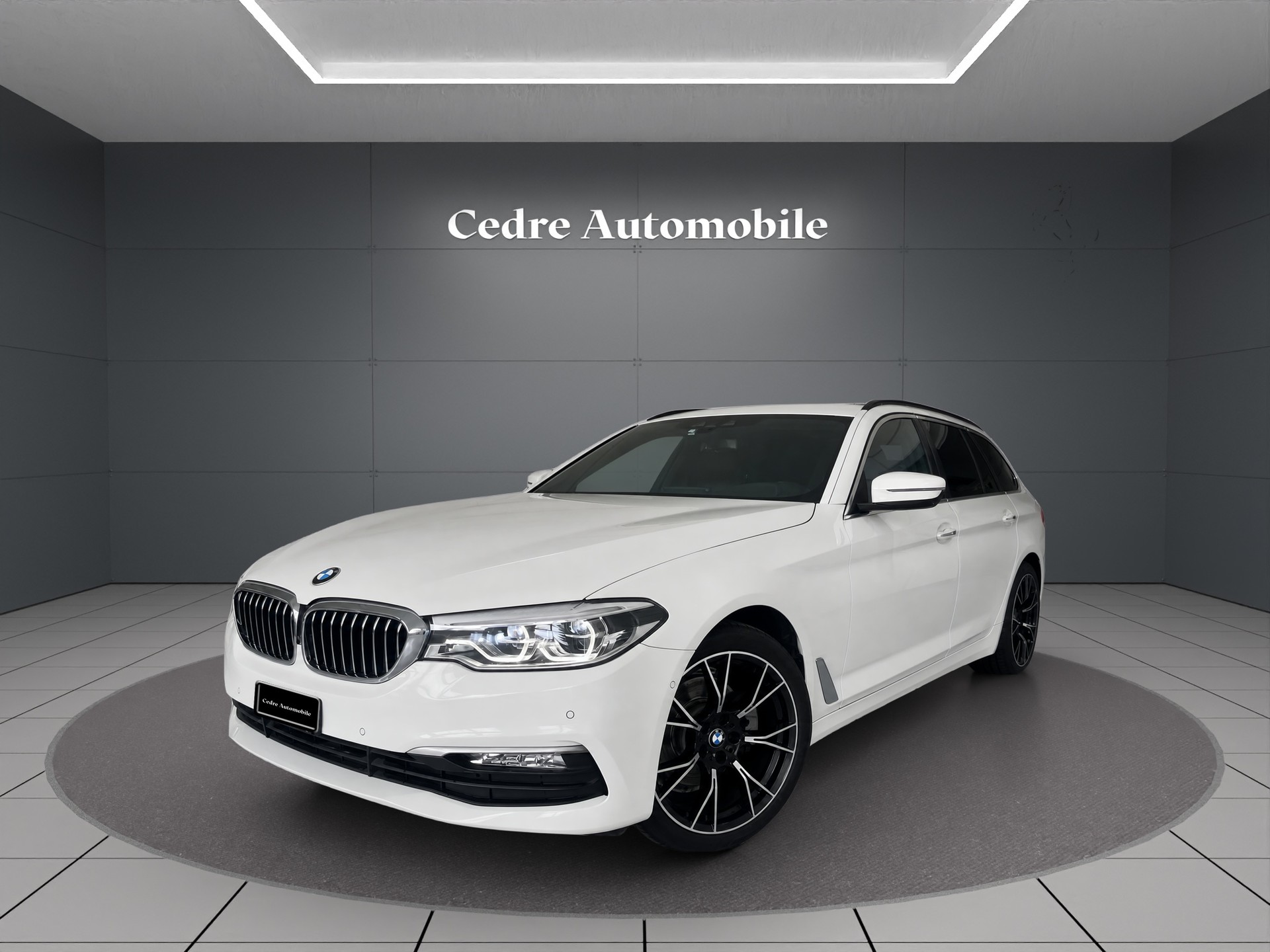 BMW 520d xDrive Touring Steptronic-image-1