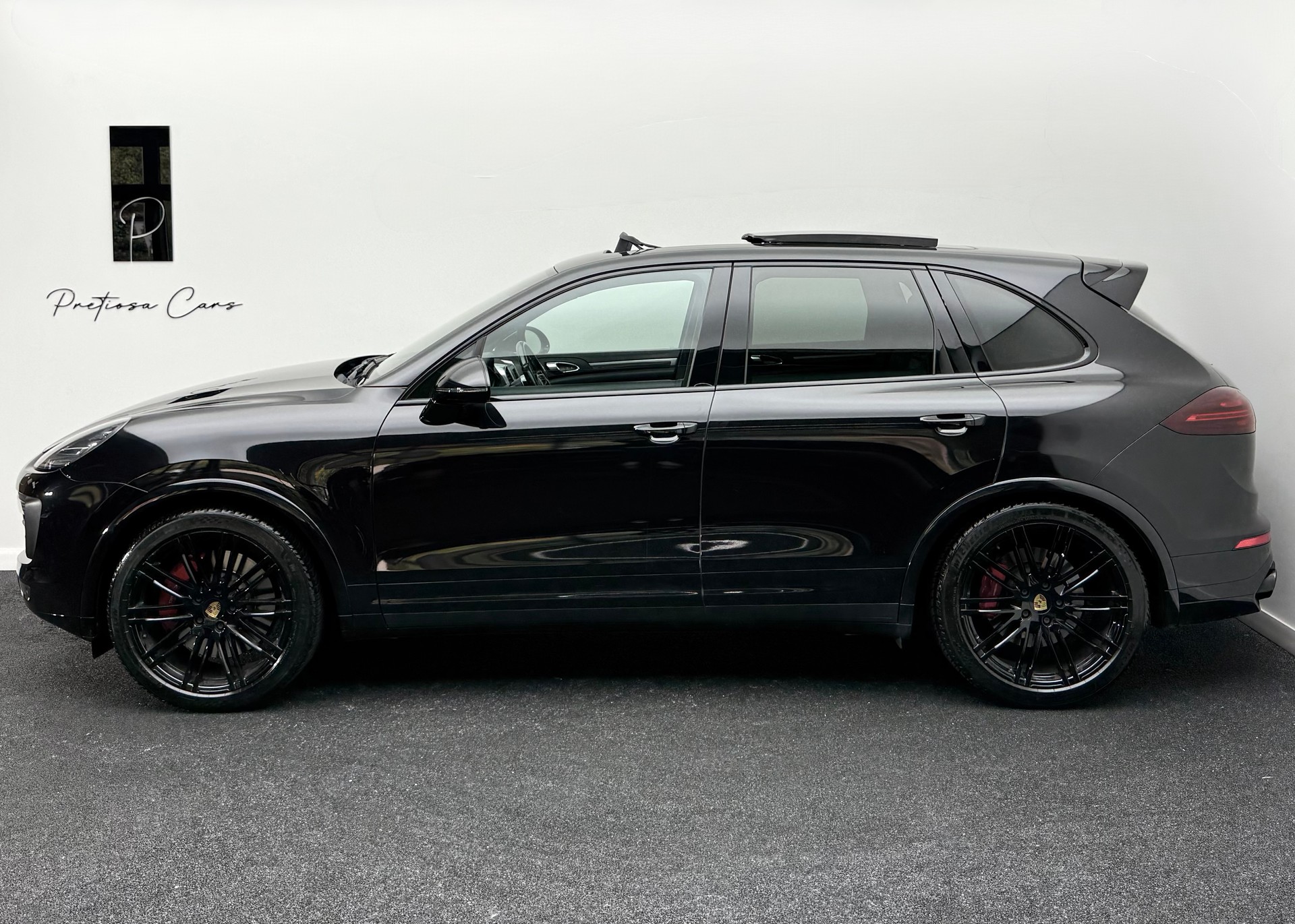 PORSCHE Cayenne Turbo-image-3