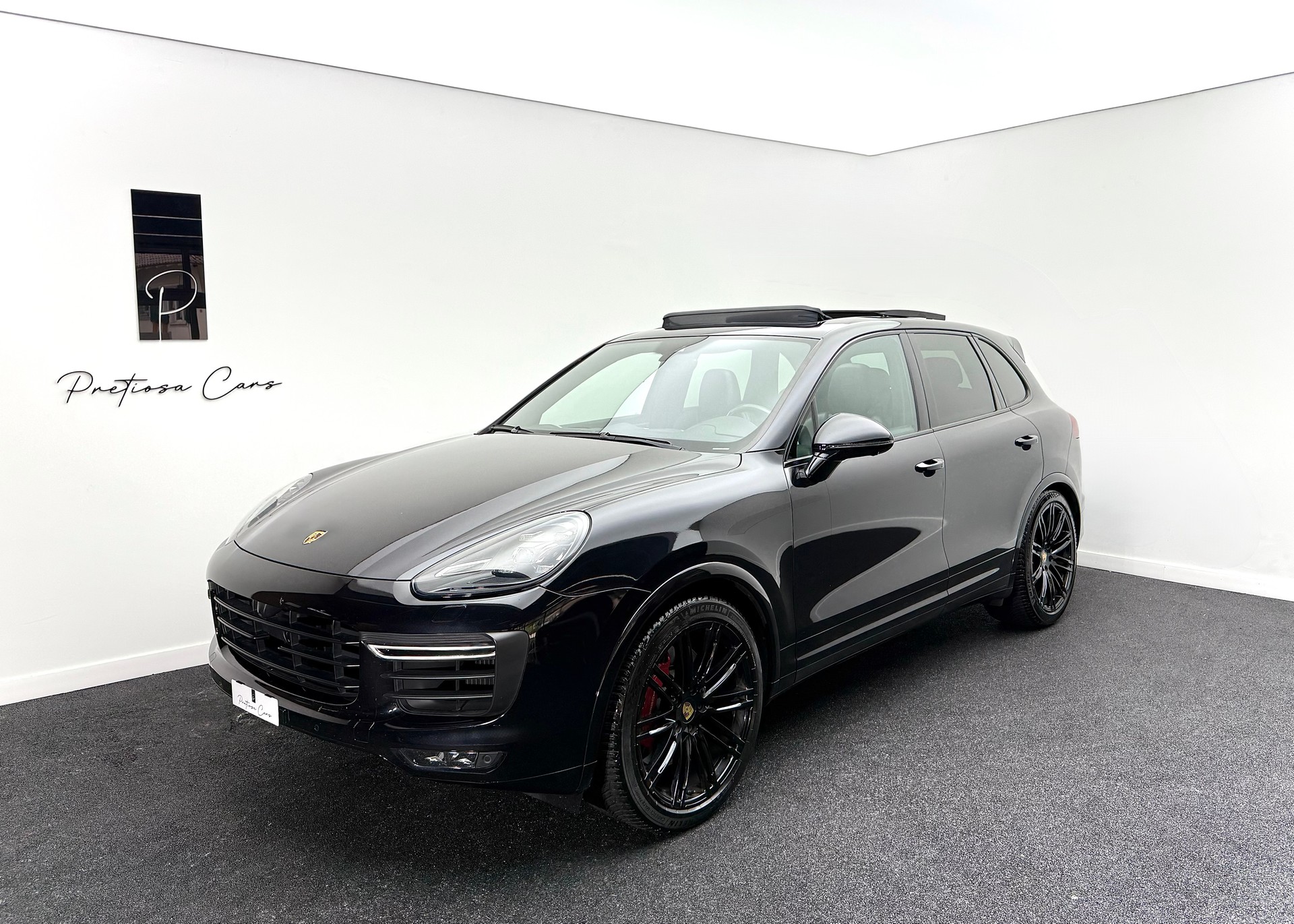 PORSCHE Cayenne Turbo-image-1