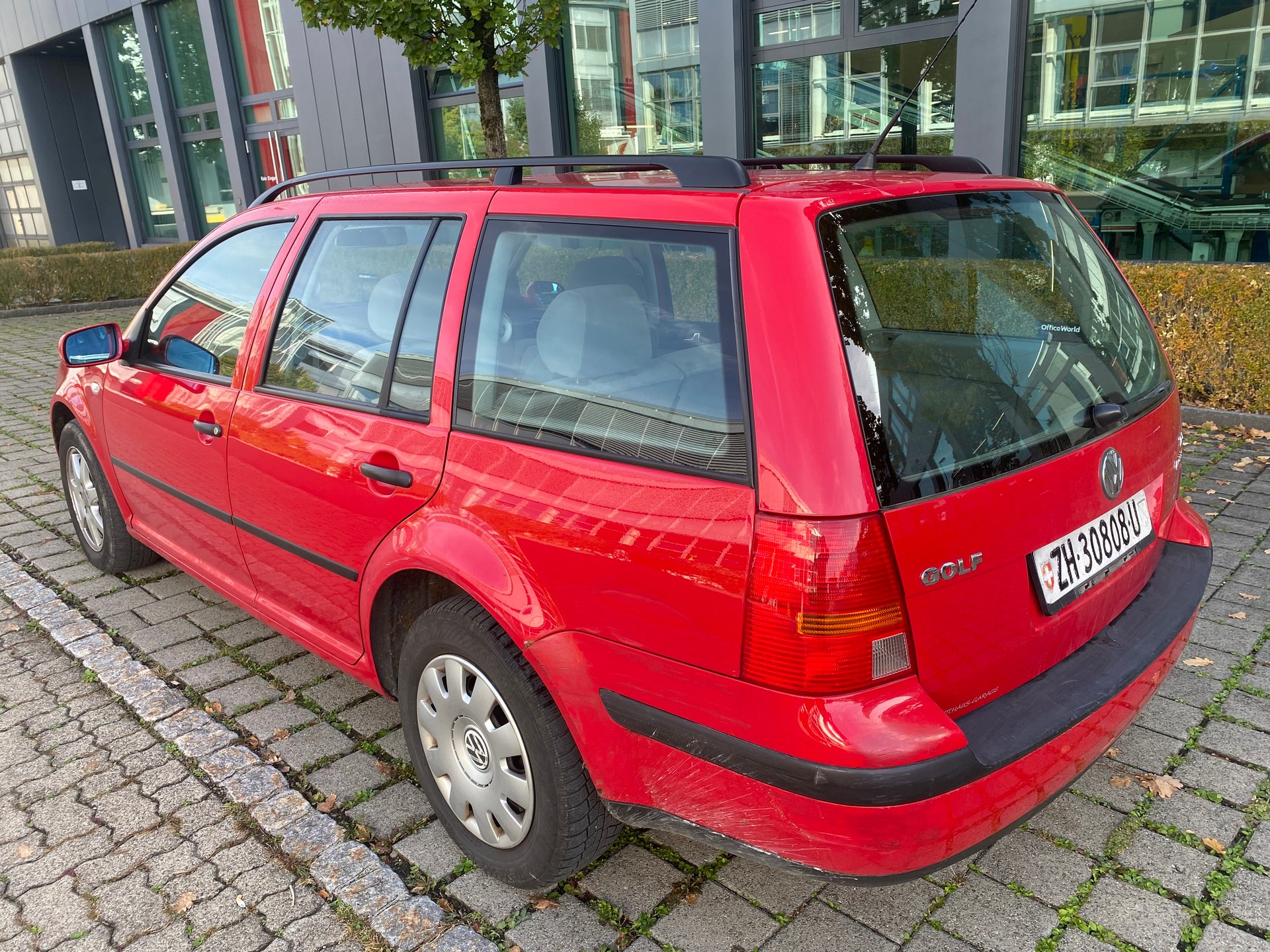 VW Golf Variant 2.0 Comfortline 4Motion-image-3