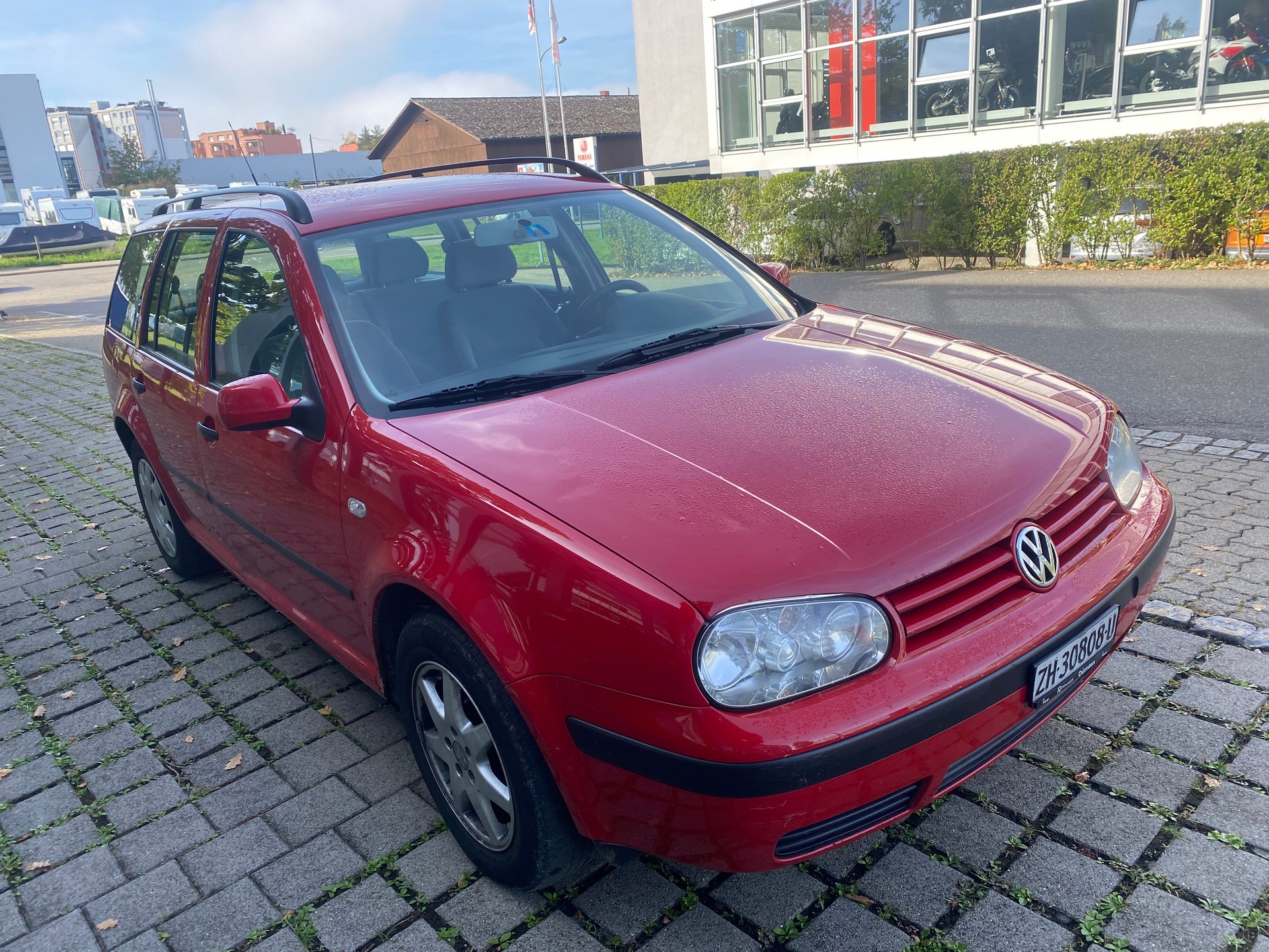 VW Golf Variant 2.0 Comfortline 4Motion-image-2