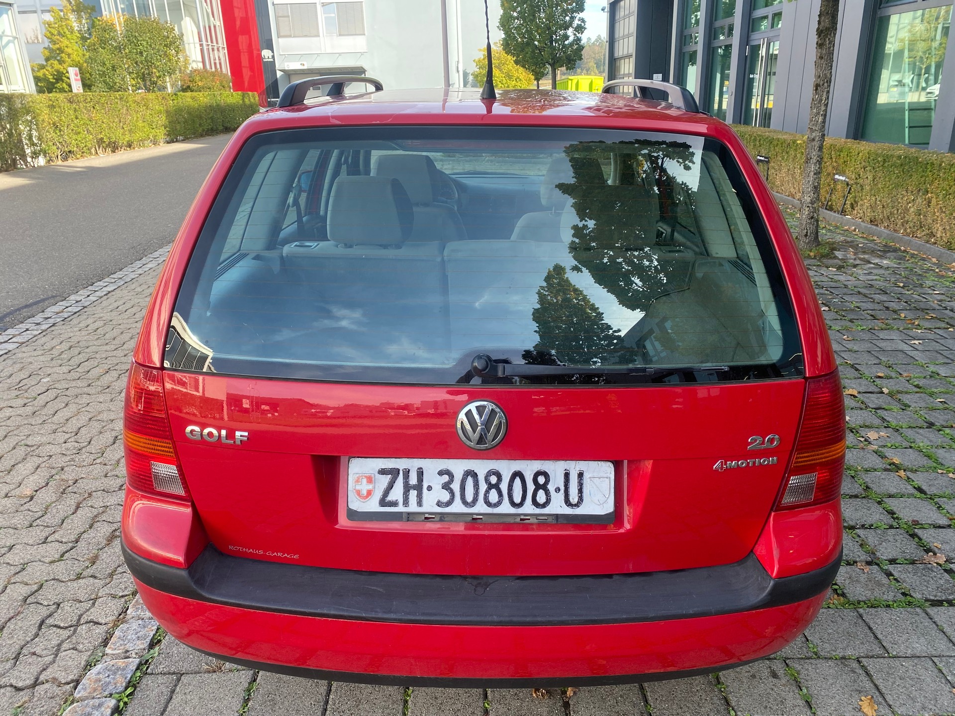 VW Golf Variant 2.0 Comfortline 4Motion-image-5