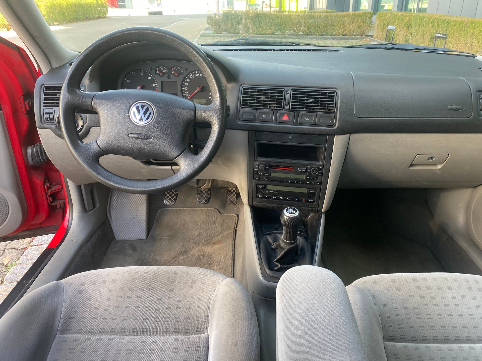 VW Golf Variant 2.0 Comfortline 4Motion-image-6