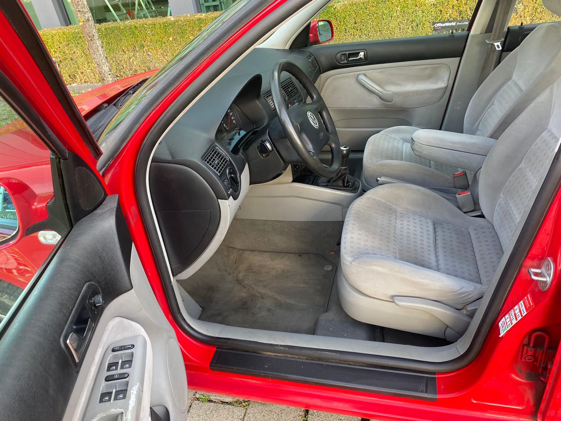 VW Golf Variant 2.0 Comfortline 4Motion-image-7