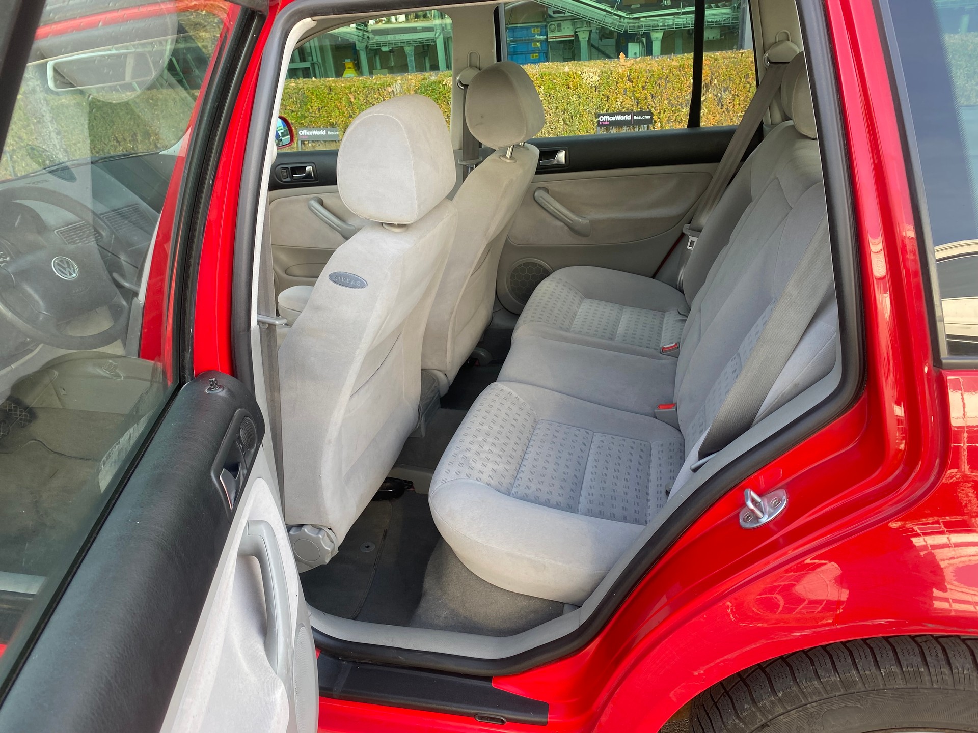 VW Golf Variant 2.0 Comfortline 4Motion-image-8