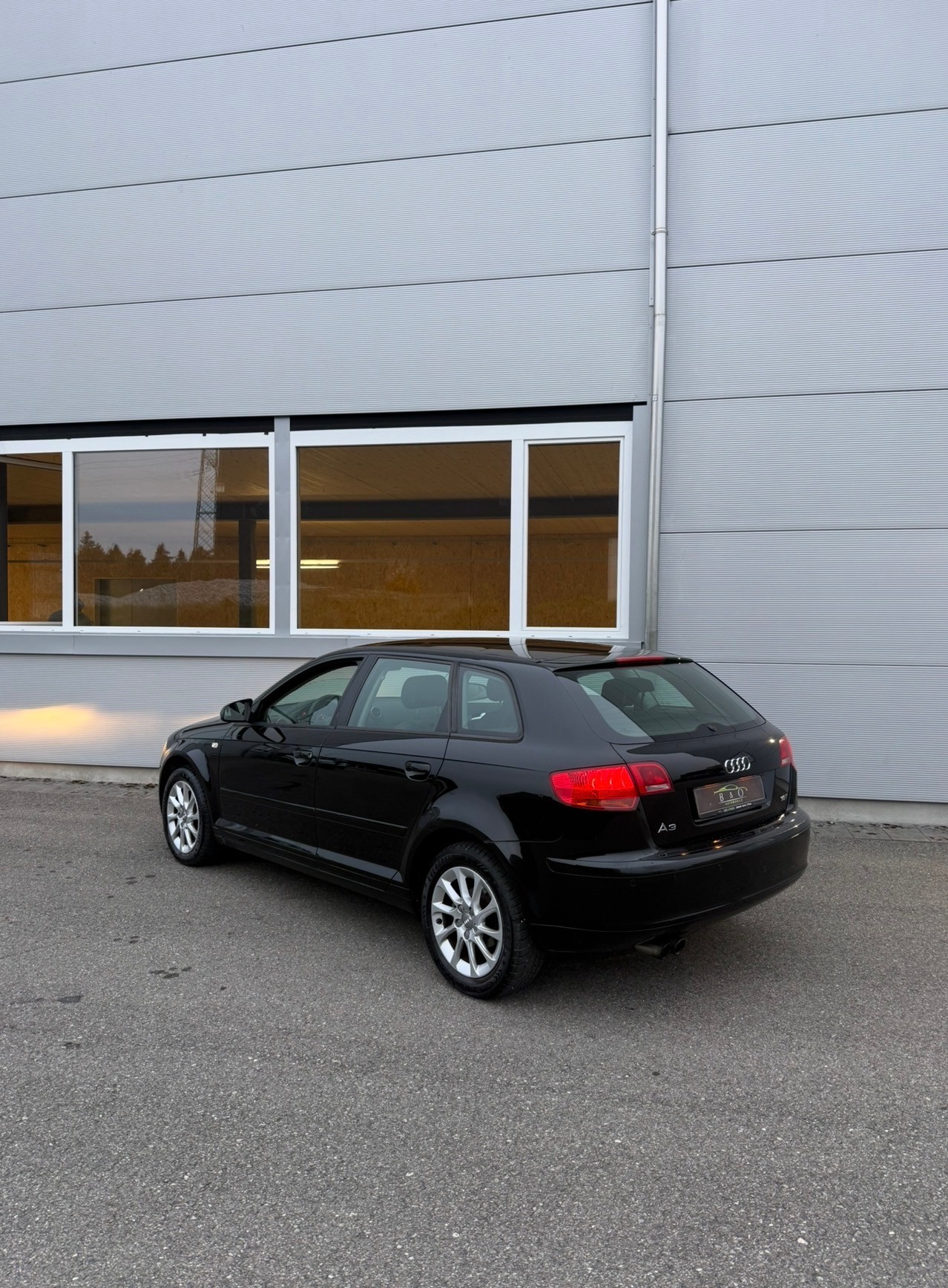 AUDI A3 Sportback 1.8 Turbo FSI Attraction-image-2