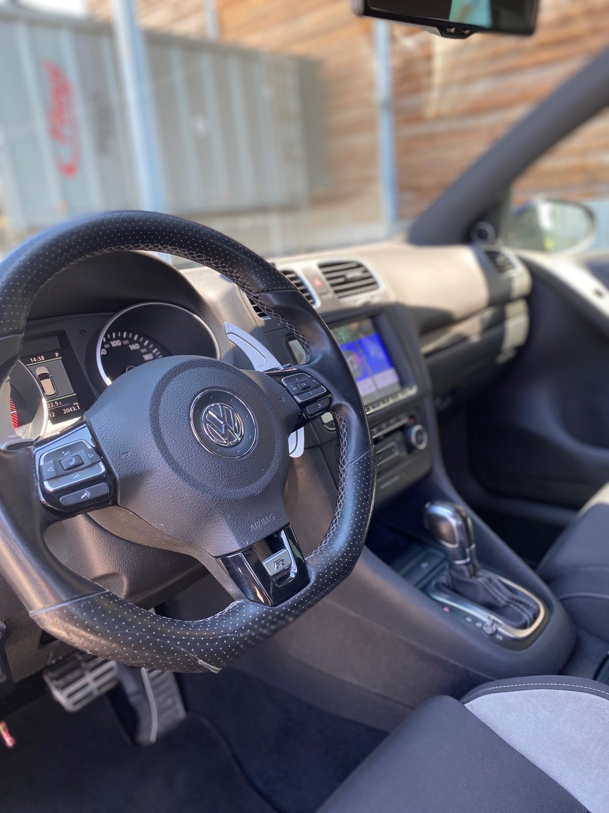 VW Golf 2.0 TSI R 4Motion DSG-image-14