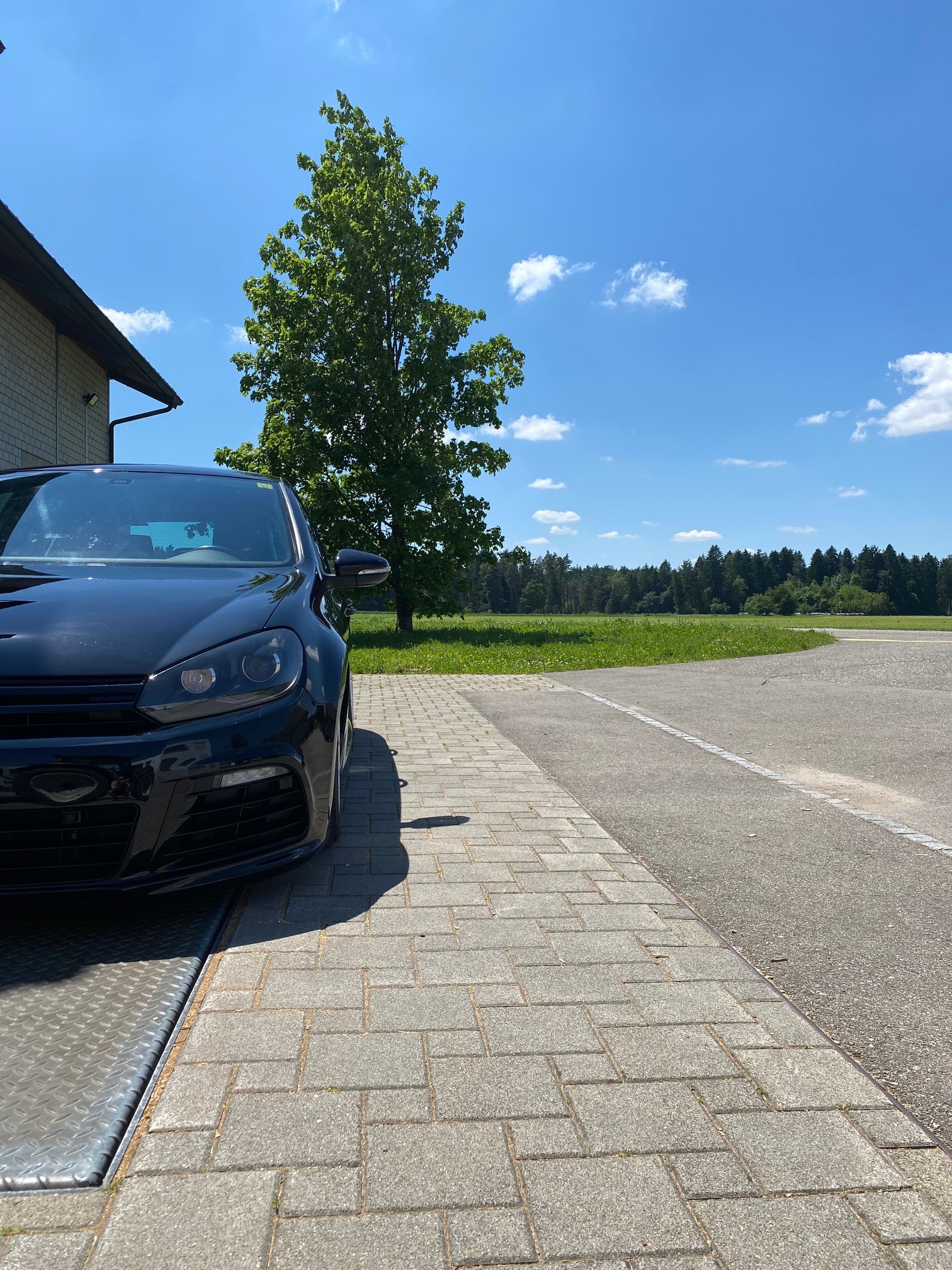 VW Golf 2.0 TSI R 4Motion DSG-image-2