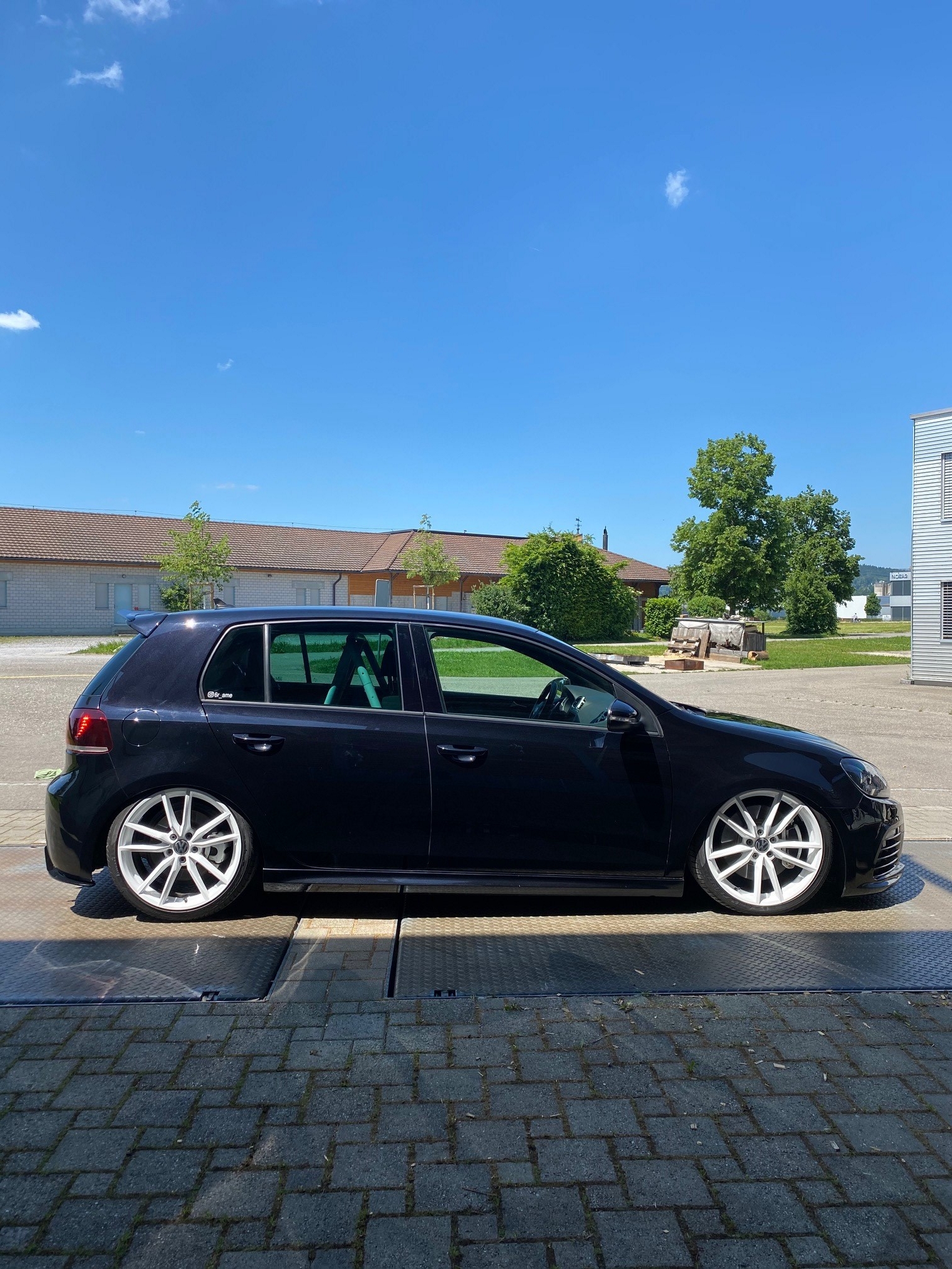 VW Golf 2.0 TSI R 4Motion DSG-image-7