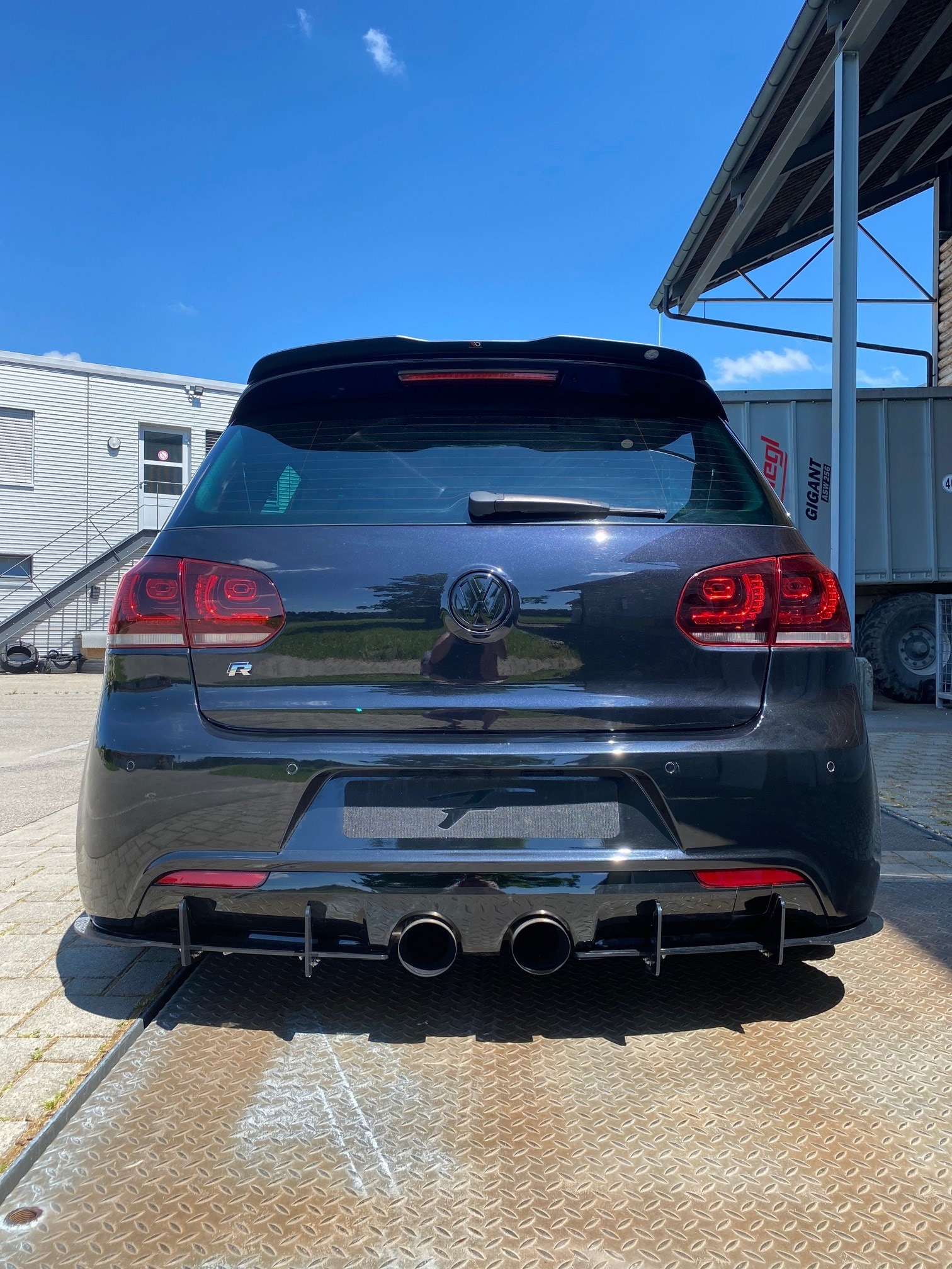 VW Golf 2.0 TSI R 4Motion DSG-image-5