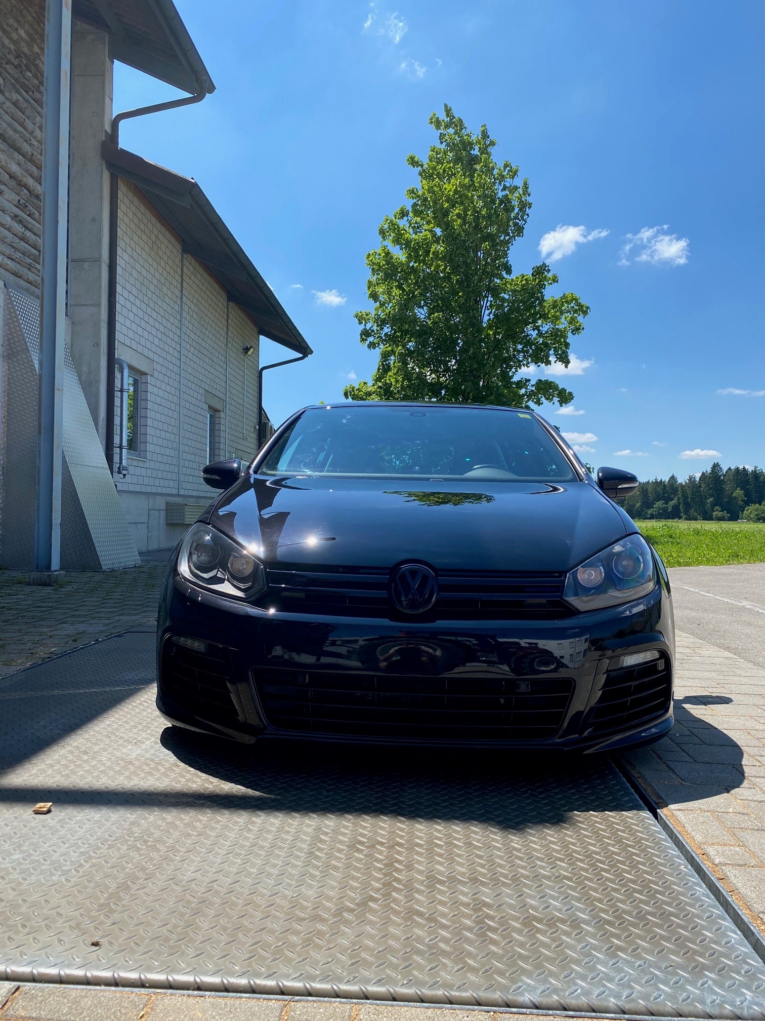 VW Golf 2.0 TSI R 4Motion DSG-image-1