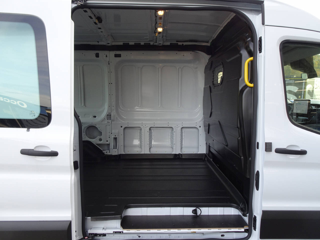 FORD E-Transit Van 350 L2 H2 Trend-showroom-element-3