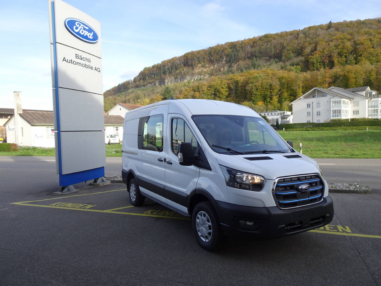 FORD E-Transit Van 350 L2 H2 Trend-showroom-element-1