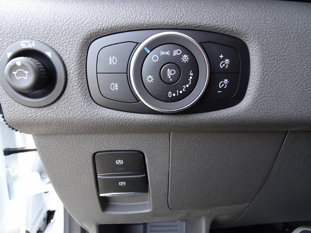 FORD E-Transit Van 350 L2 H2 Trend-image-12