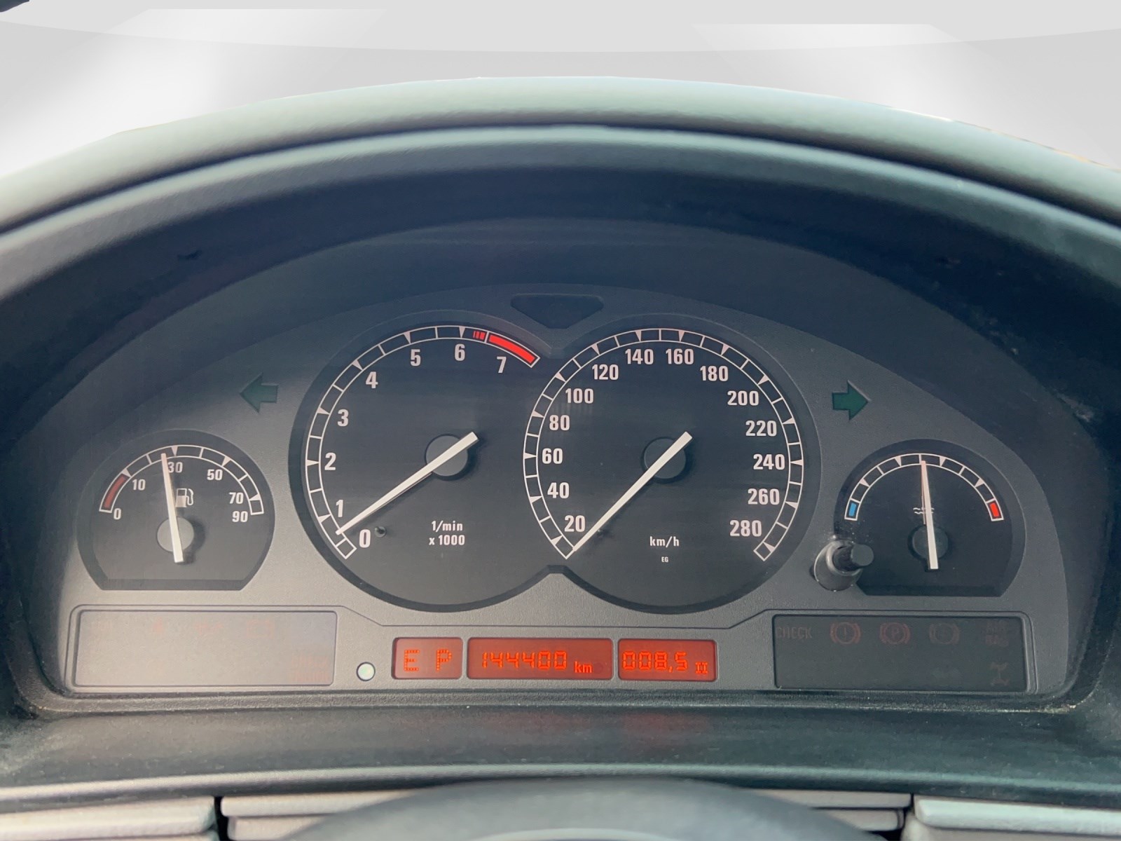 BMW 840Ci A-image-10