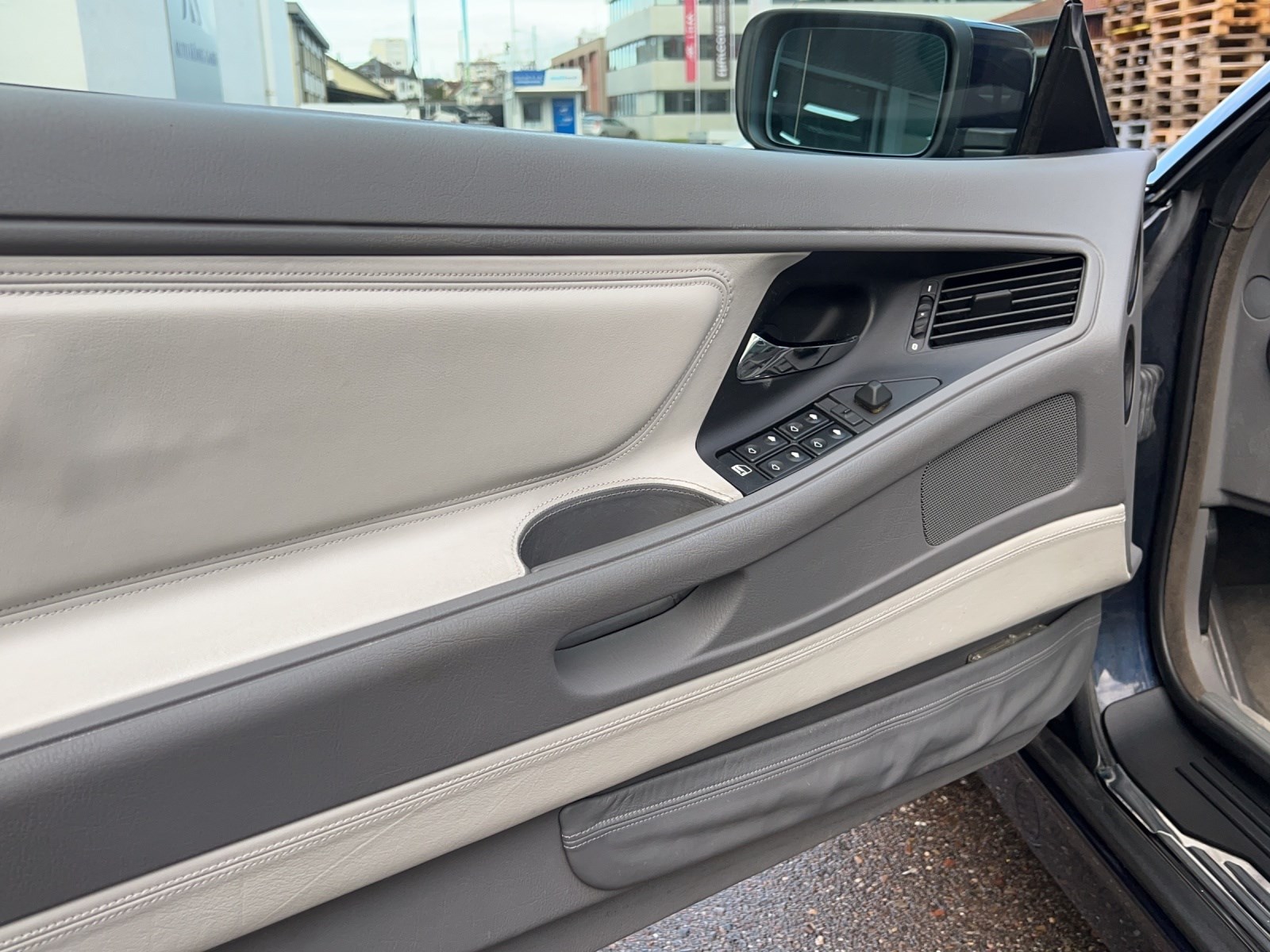 BMW 840Ci A-image-6