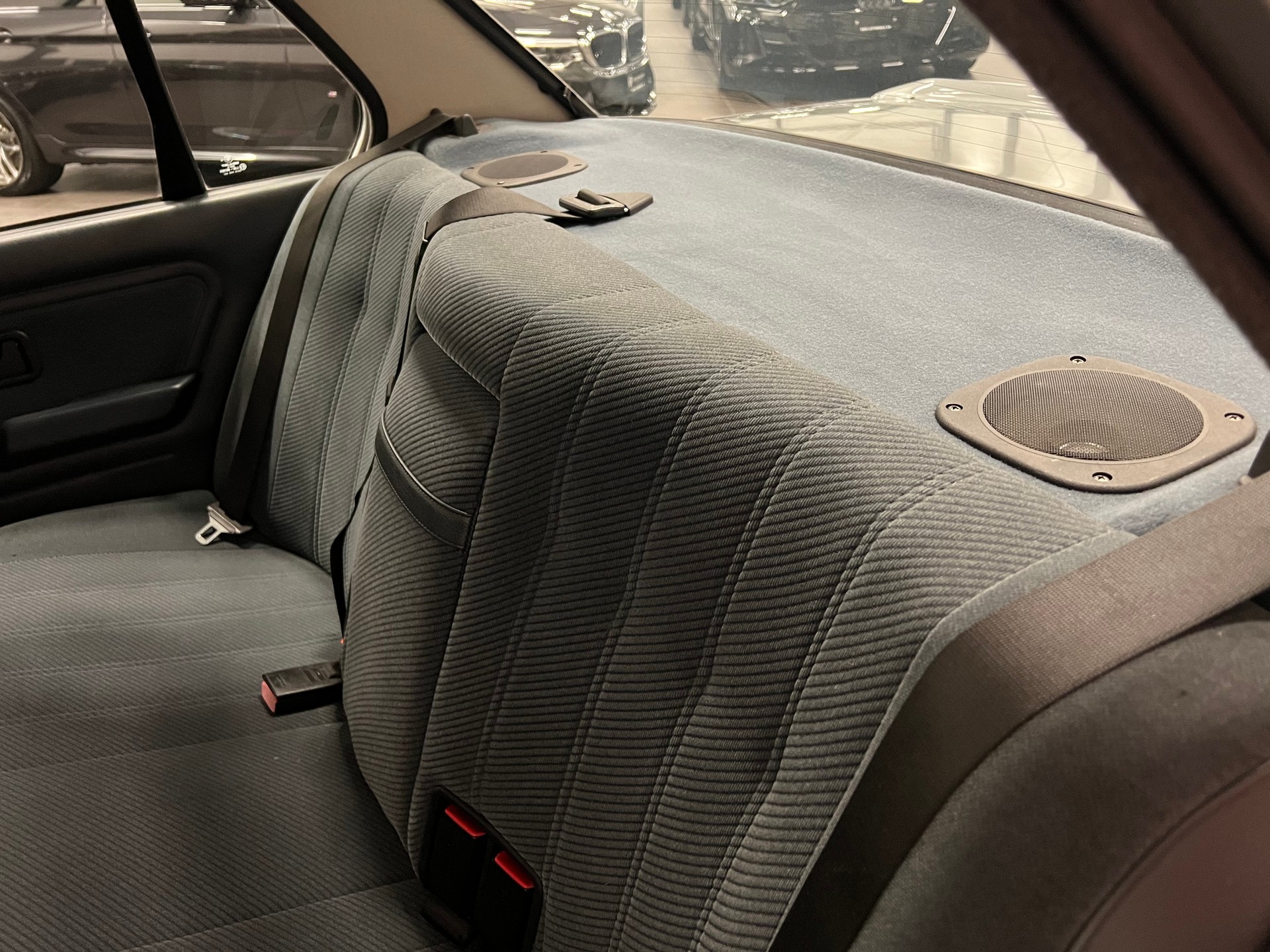 BMW 325iX A-image-23