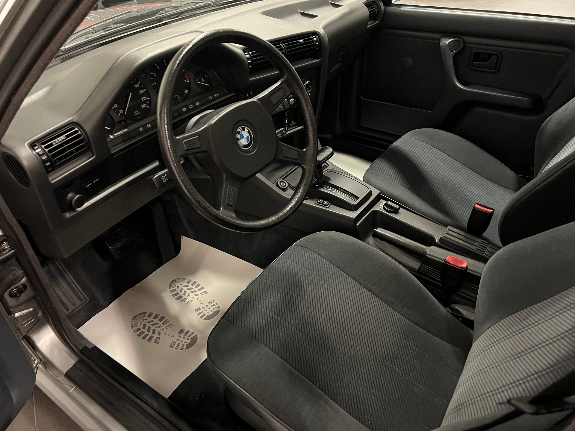 BMW 325iX A-image-16