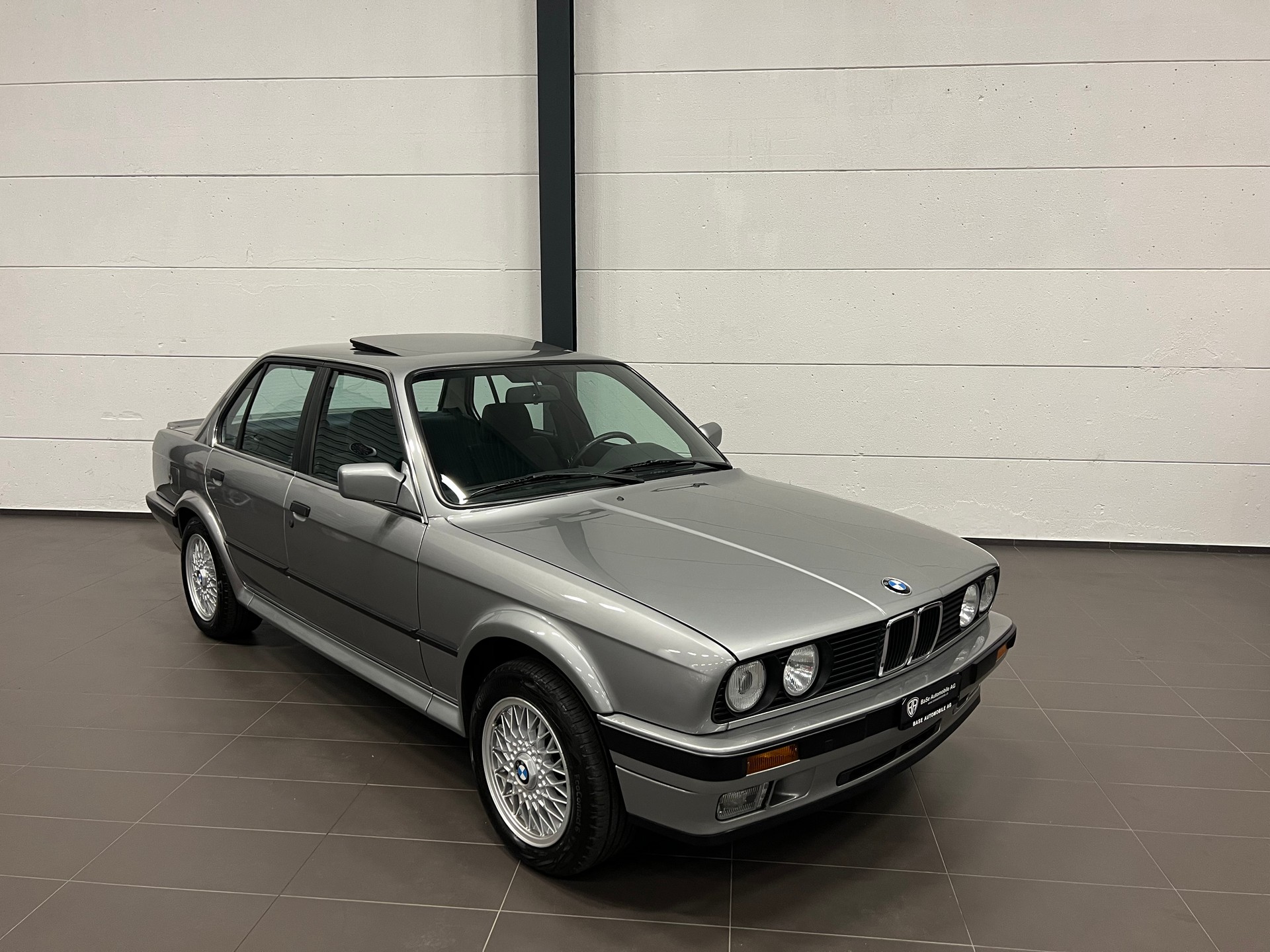 BMW 325iX A-image-3