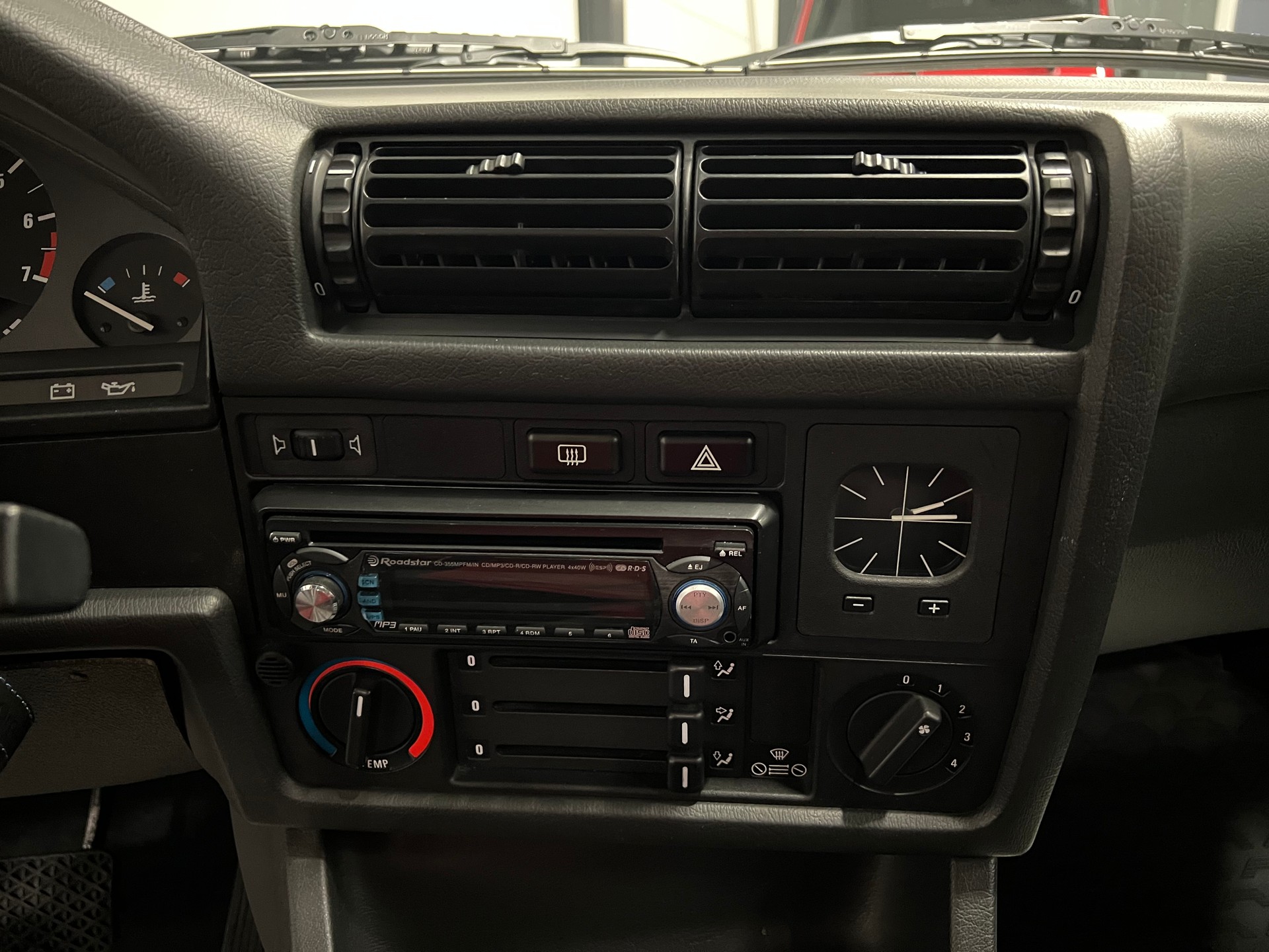 BMW 325iX A-image-26