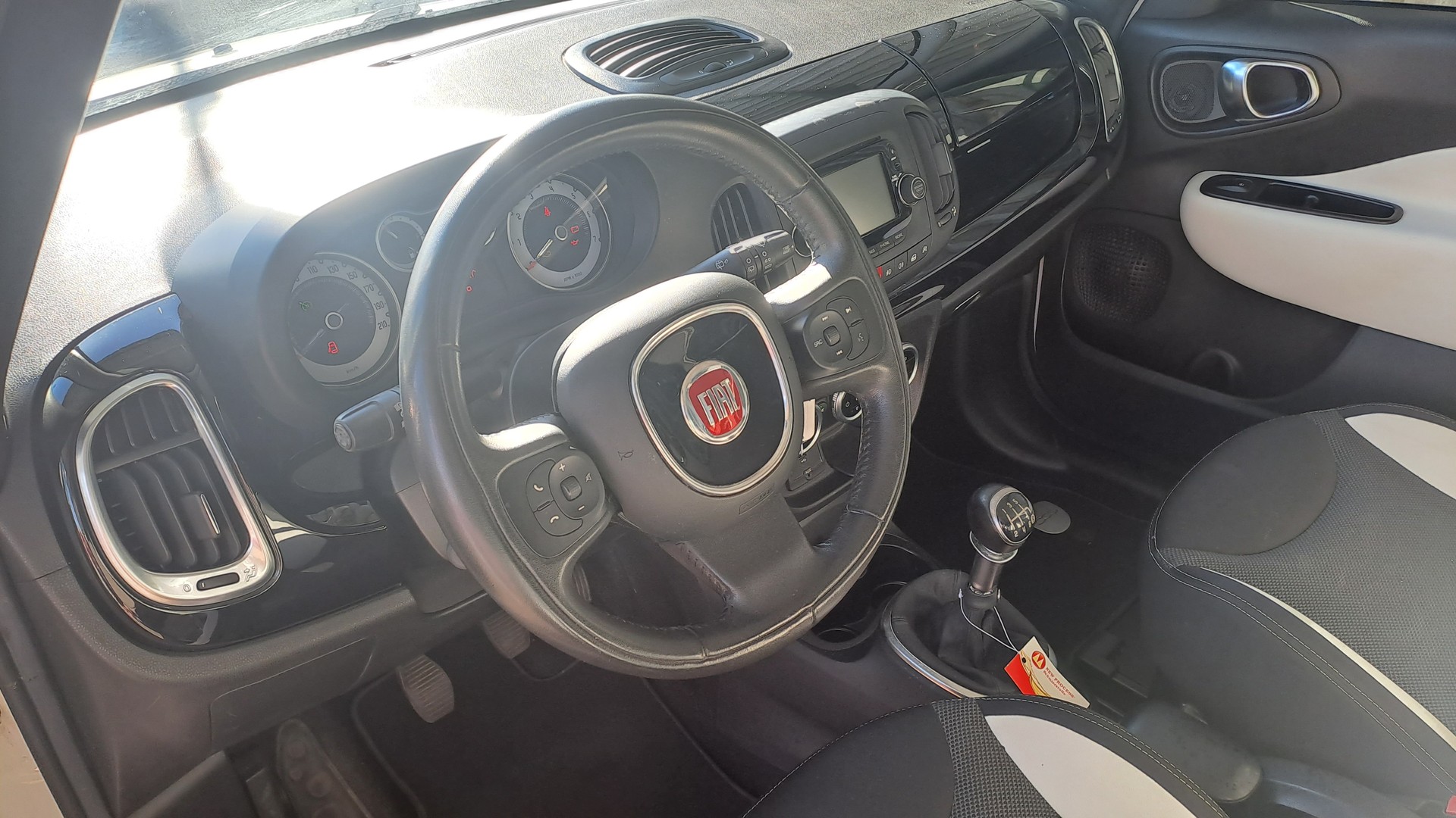 FIAT 500L 0.9 Twinair Turbo Trekking-image-7