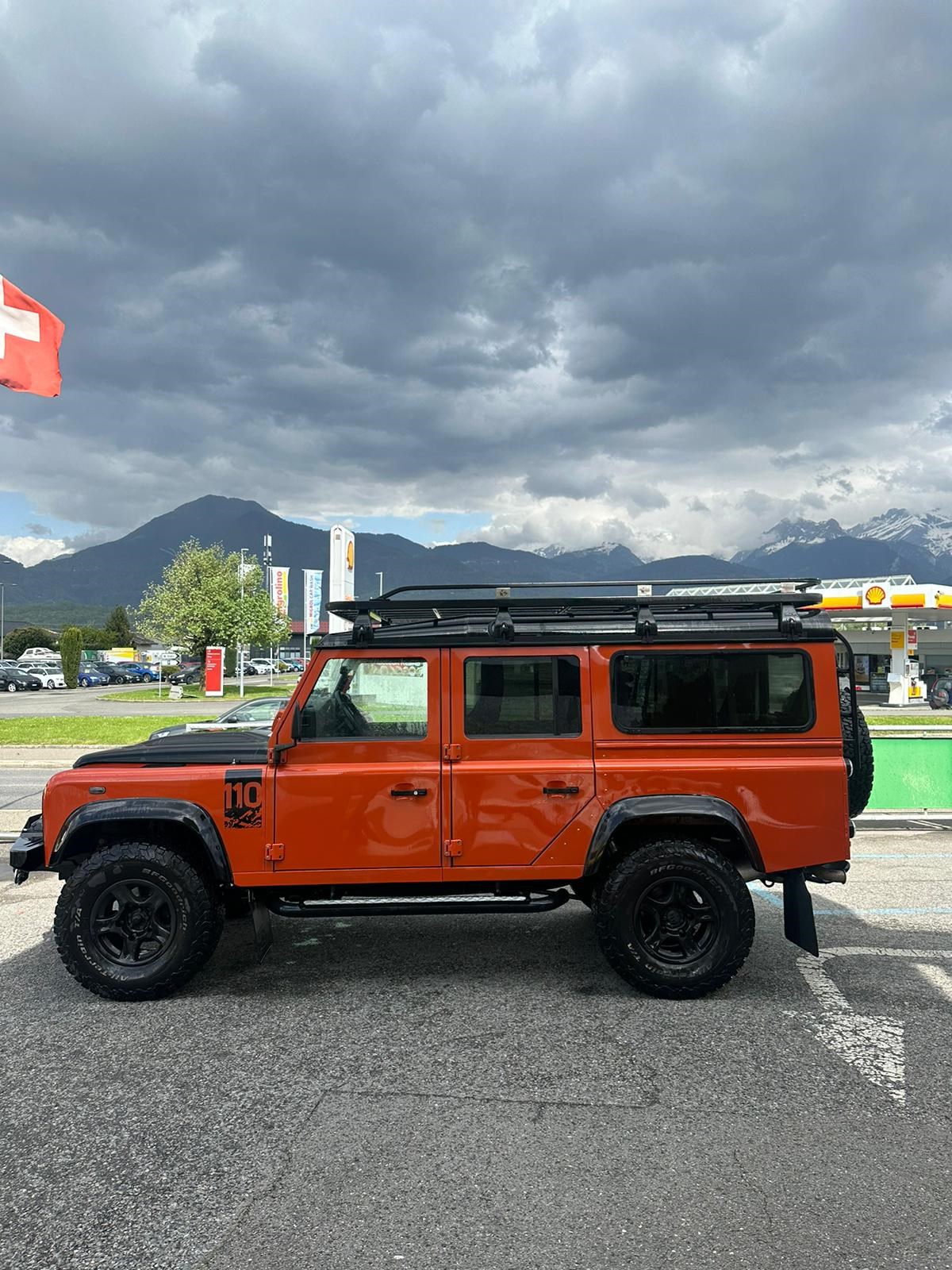 LAND ROVER Defender 110 2.2 TD4 Station Wagon Adventure-image-1