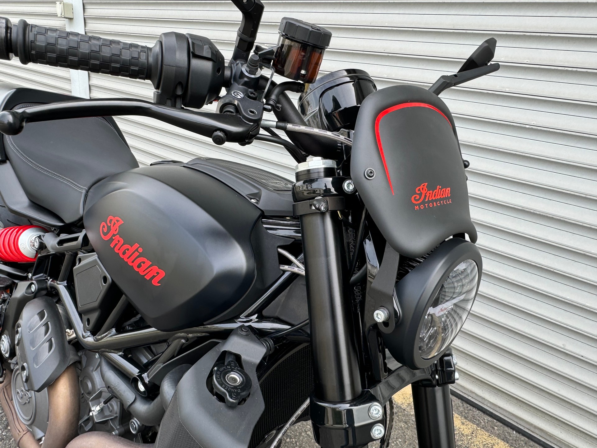INDIAN FTR 1200 Z R Carbon-image-3