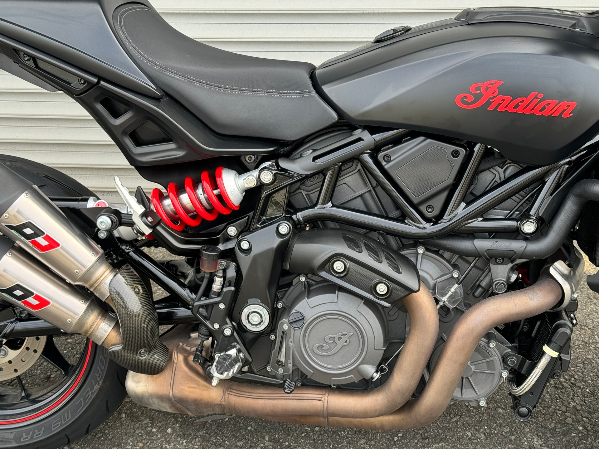 INDIAN FTR 1200 Z R Carbon-image-2