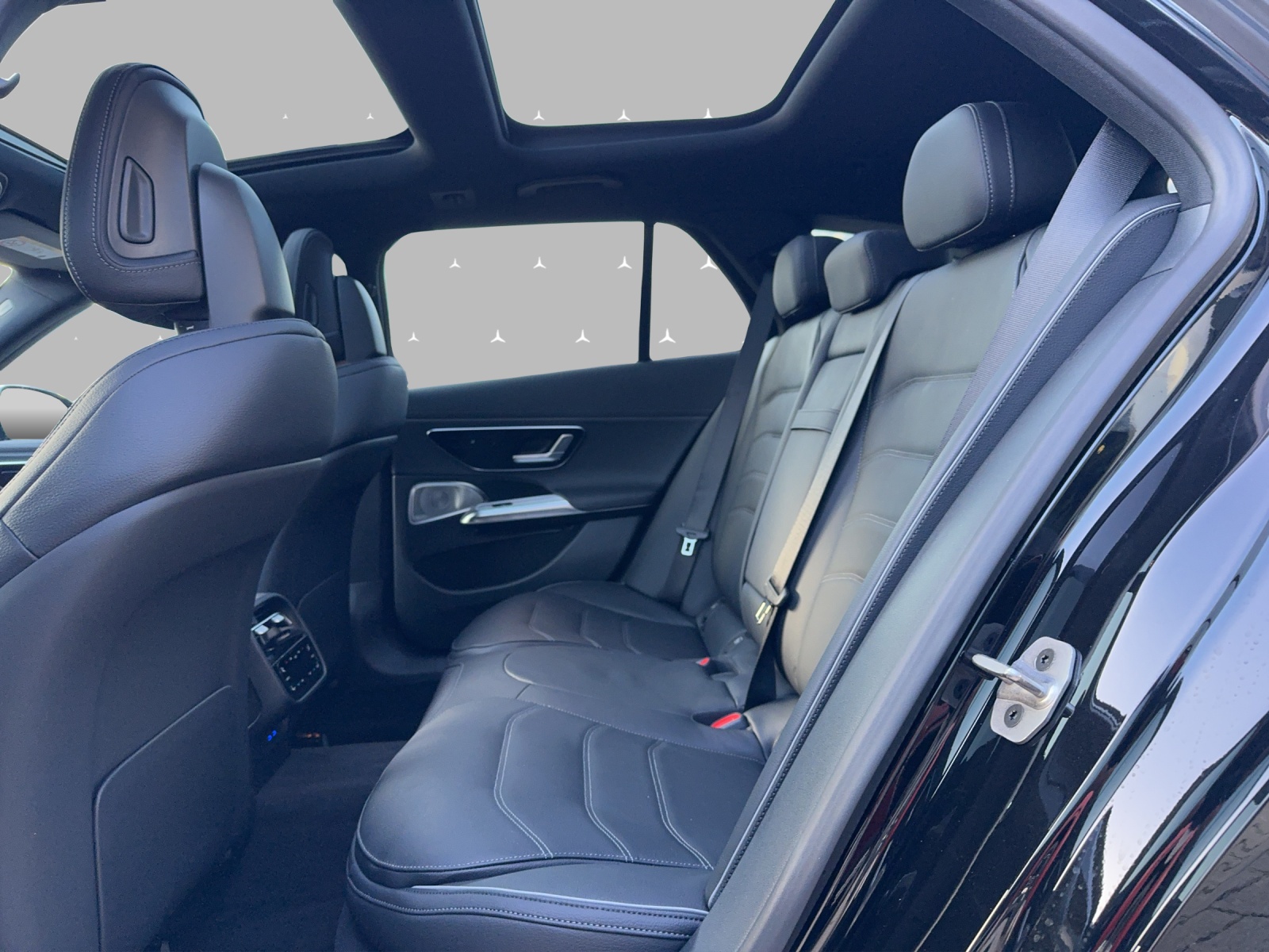 MERCEDES-BENZ E 300 de T 4Matic 9G-Tronic-image-9
